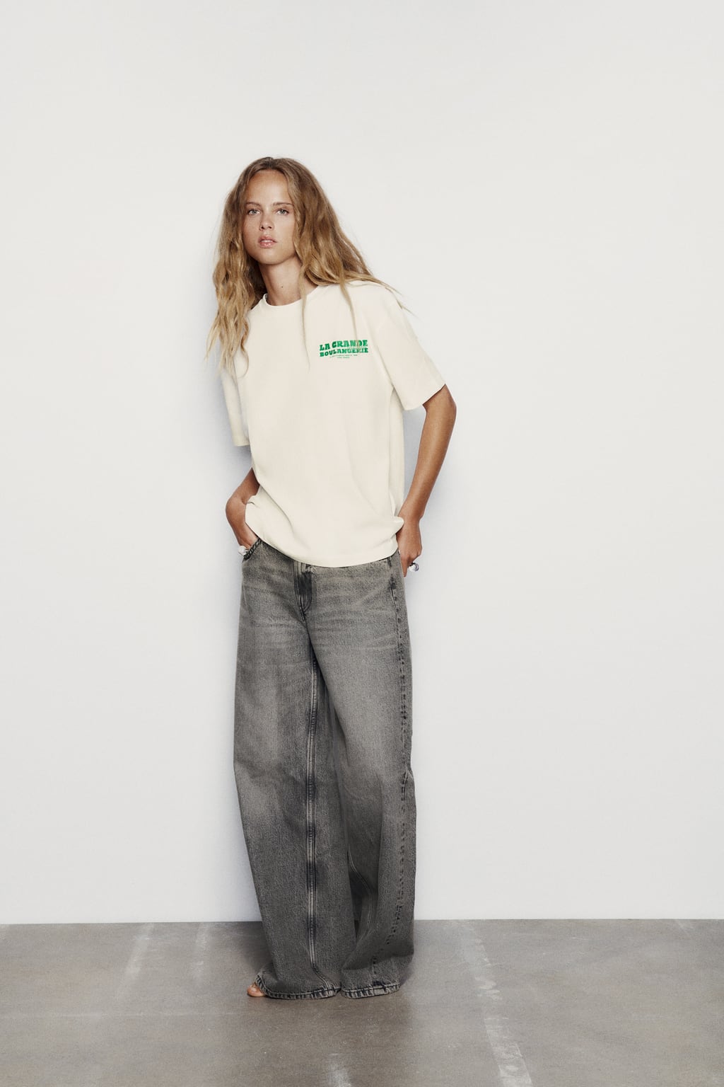 

Футболка с принтом слоганов ZARA, белый