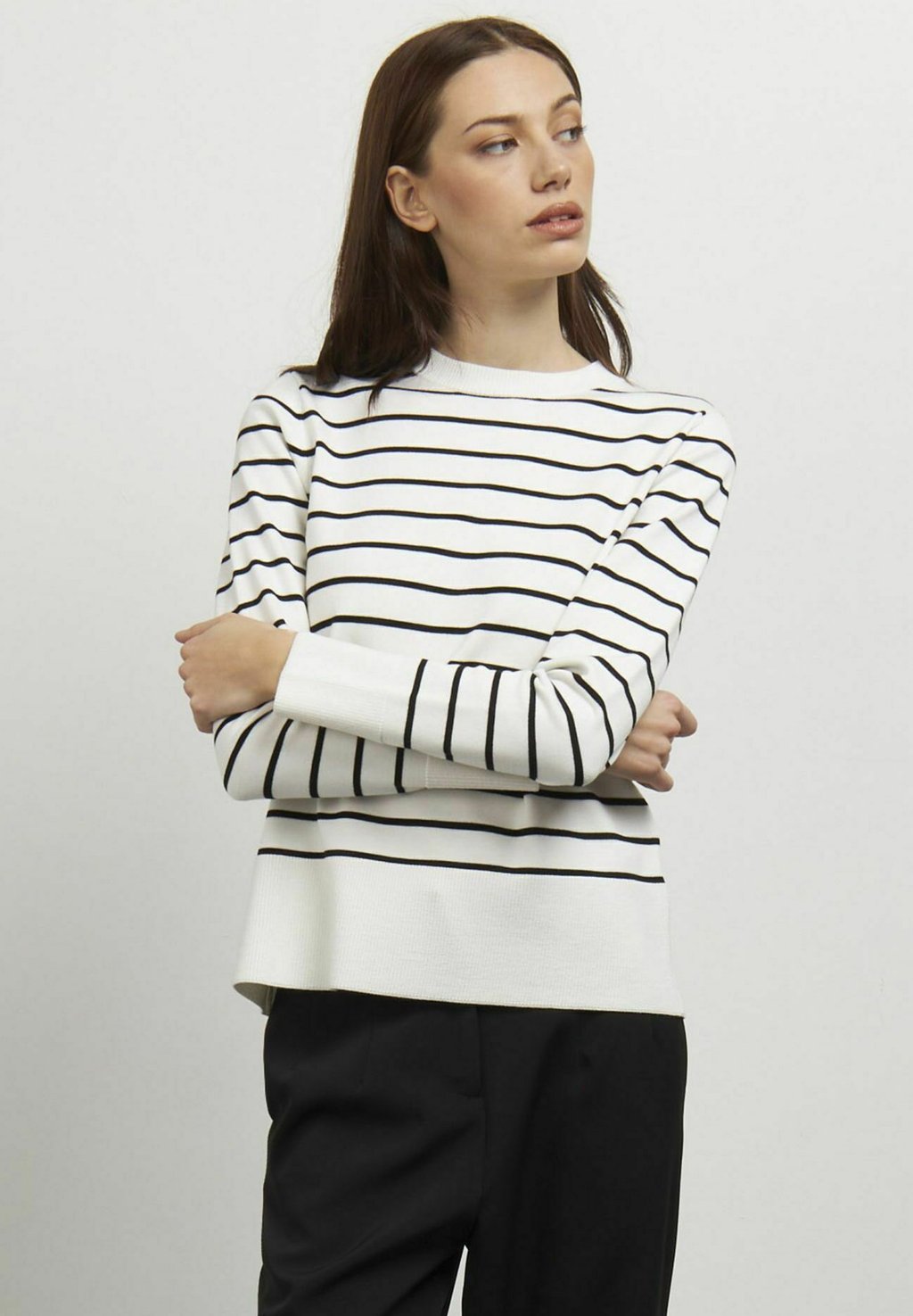 Вязаный свитер STIPED Conbipel, цвет bianco lana