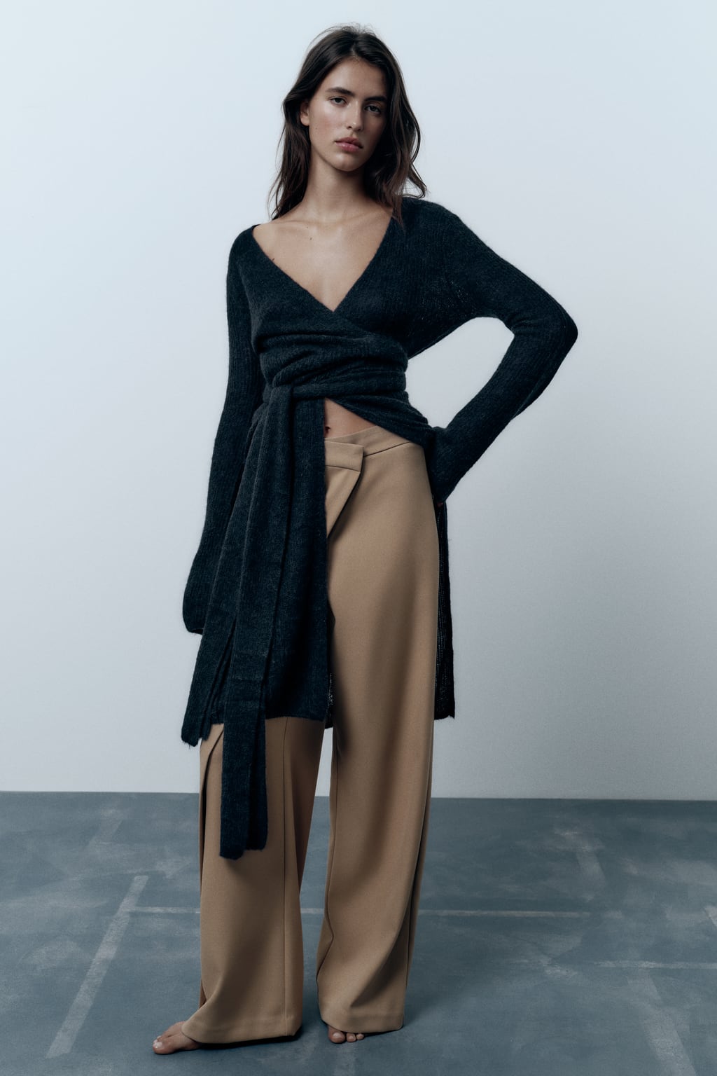 

Широкие брюки с запахом ZARA, песочный
