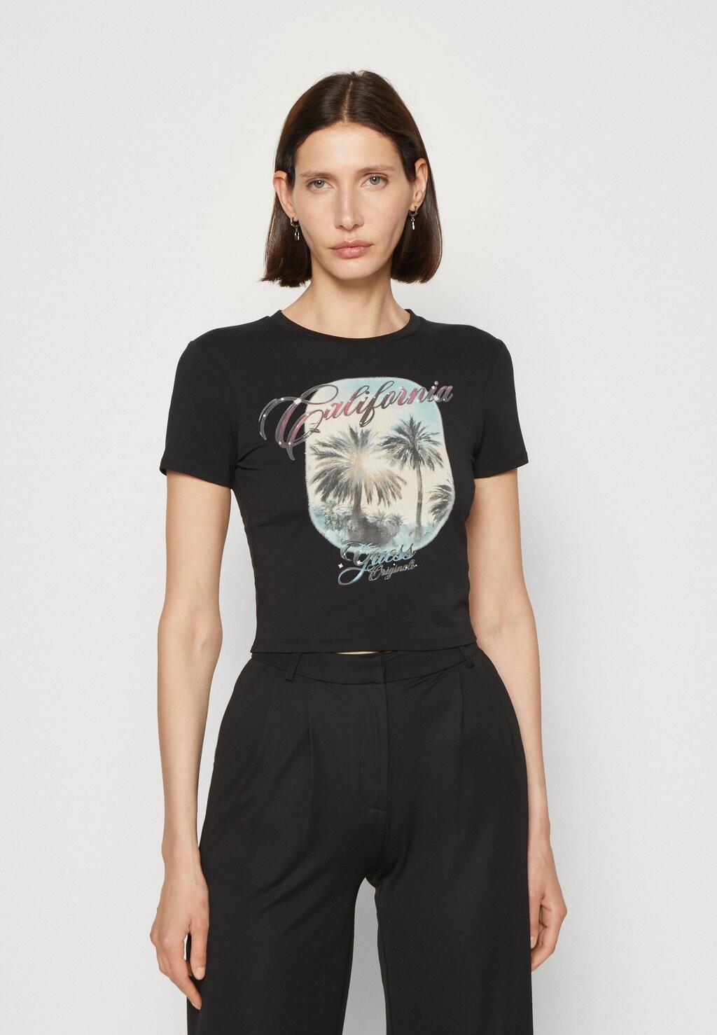 

Футболка с принтом Guess Originals, черный