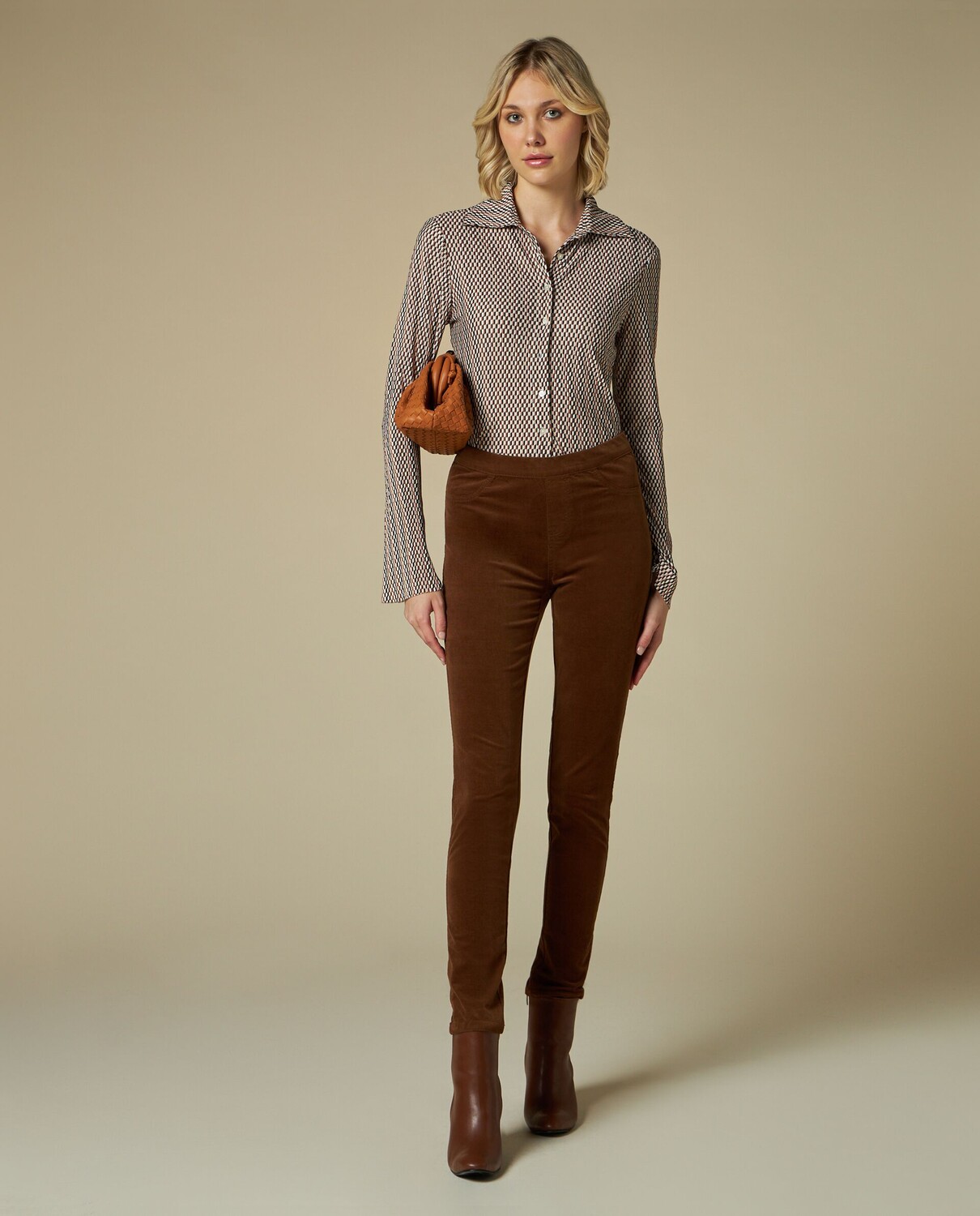 

Женские брюки в рубчик из эластичного хлопка NICE&CHIC, белый