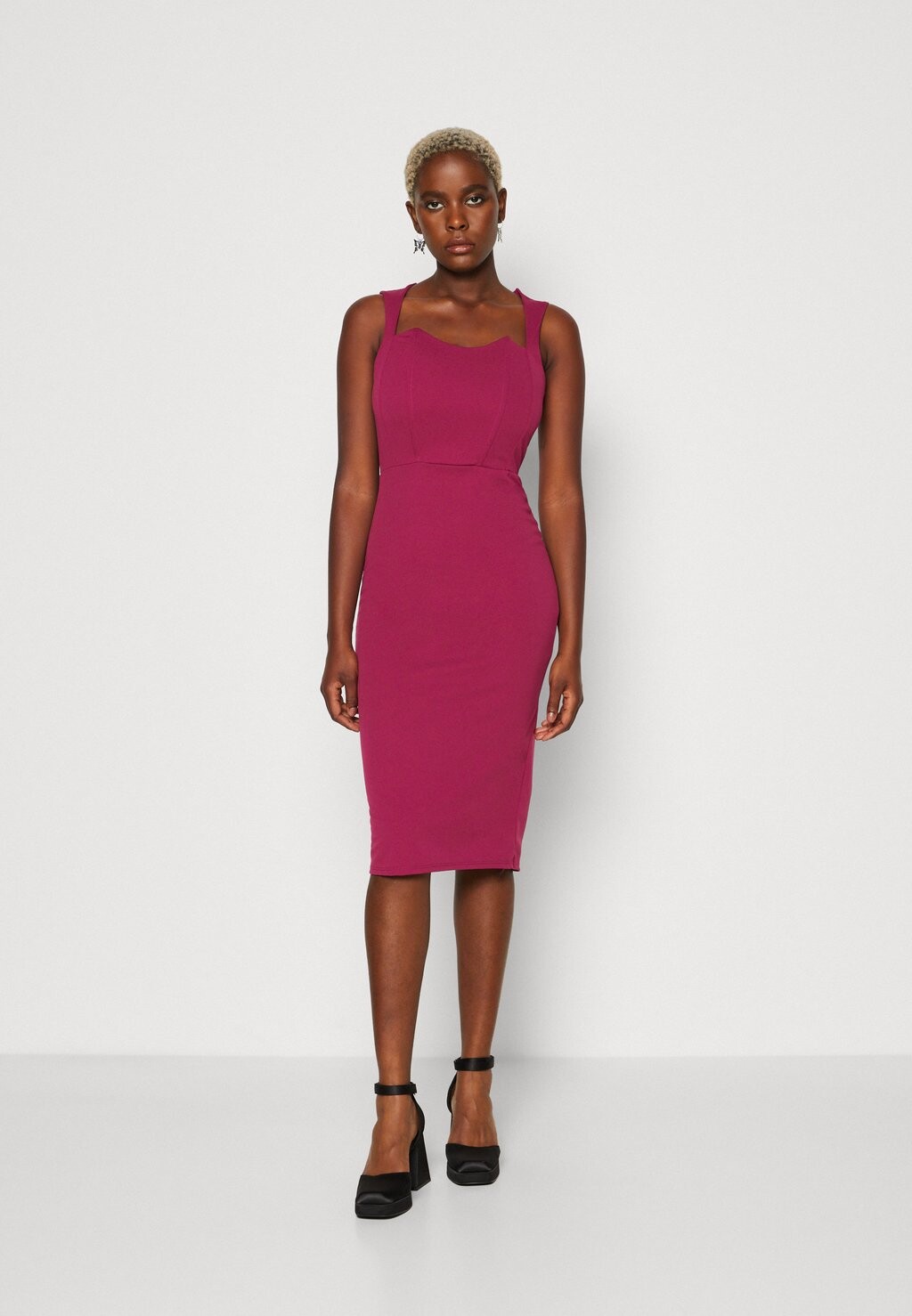 

Платье-футляр Jayde Curve Neck Midi WAL G., цвет magenta