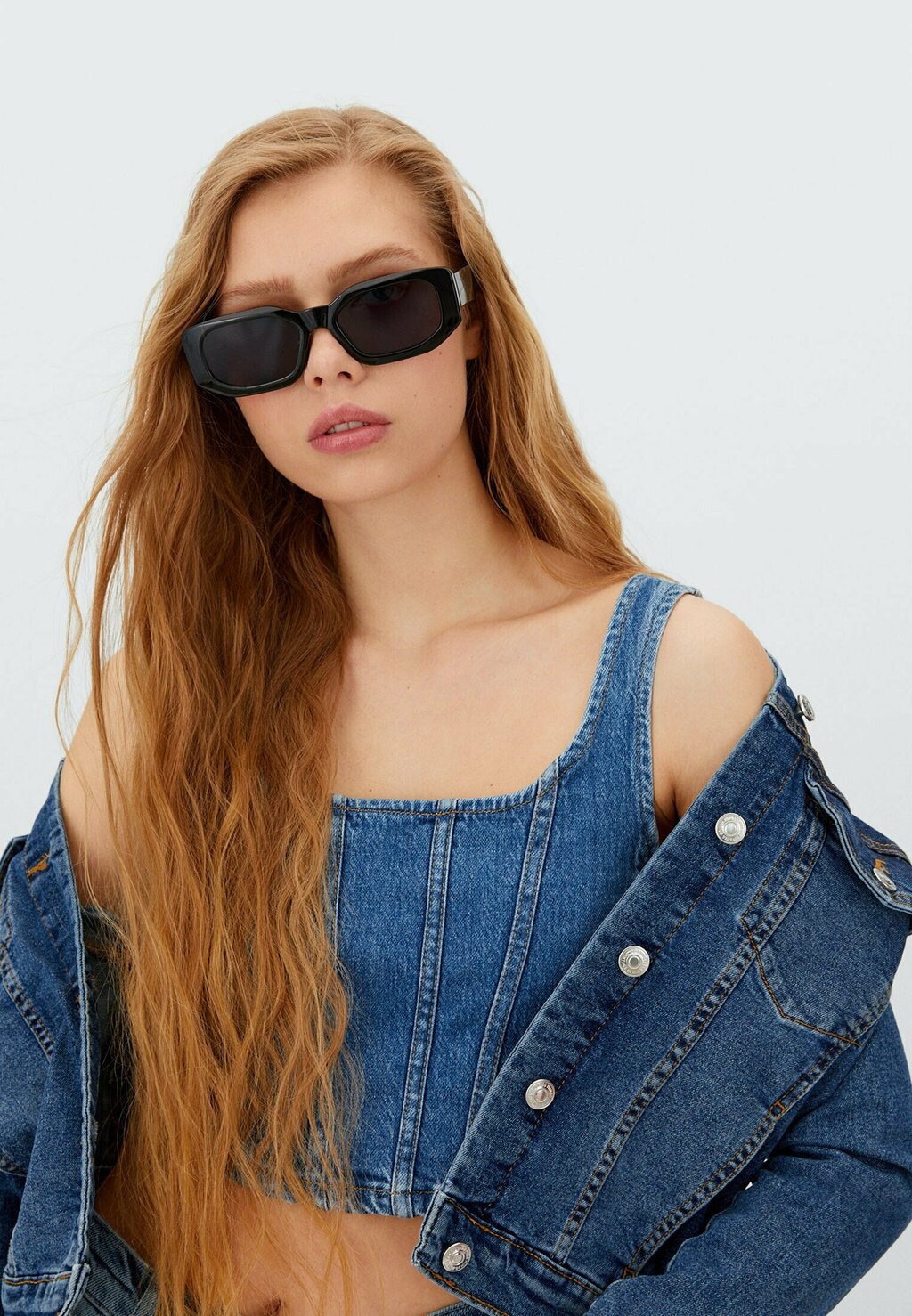 

Солнцезащитные очки Stradivarius, черный