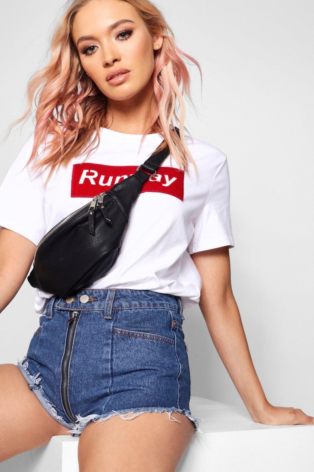 

Поясная сумка из искусственной кожи boohoo, черный