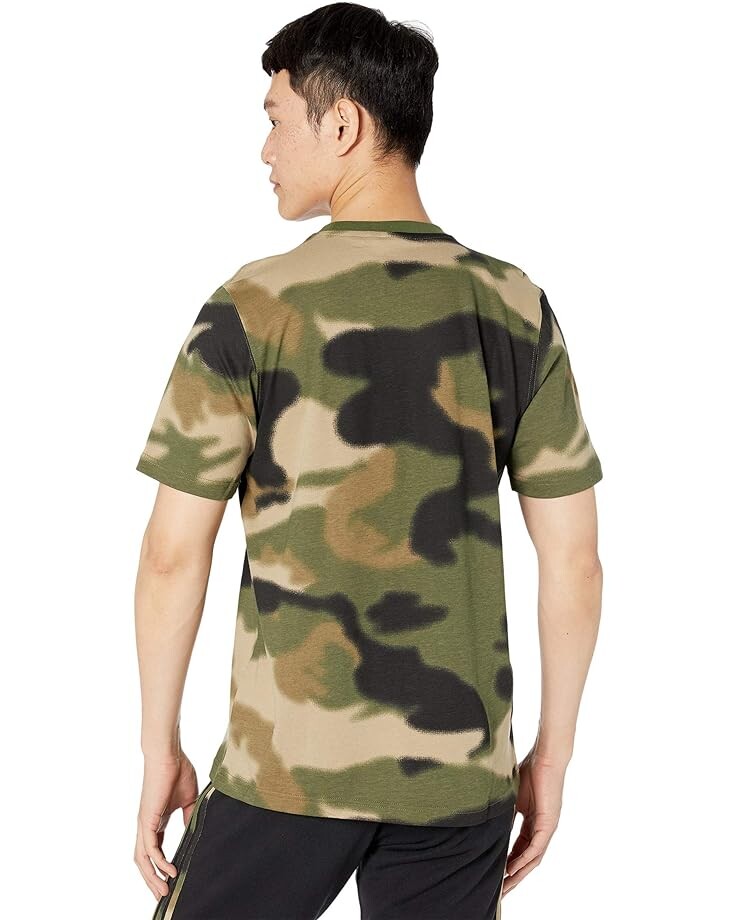 

Футболка Adidas Camo All Over Print Tongue Tee, цвет Wild Pine/Multicolor/Black