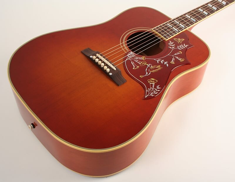 

Акустическая гитара Gibson Custom Shop 1960 Hummingbird Fixed Bridge Heritage Cherry Sunburst 23353046
