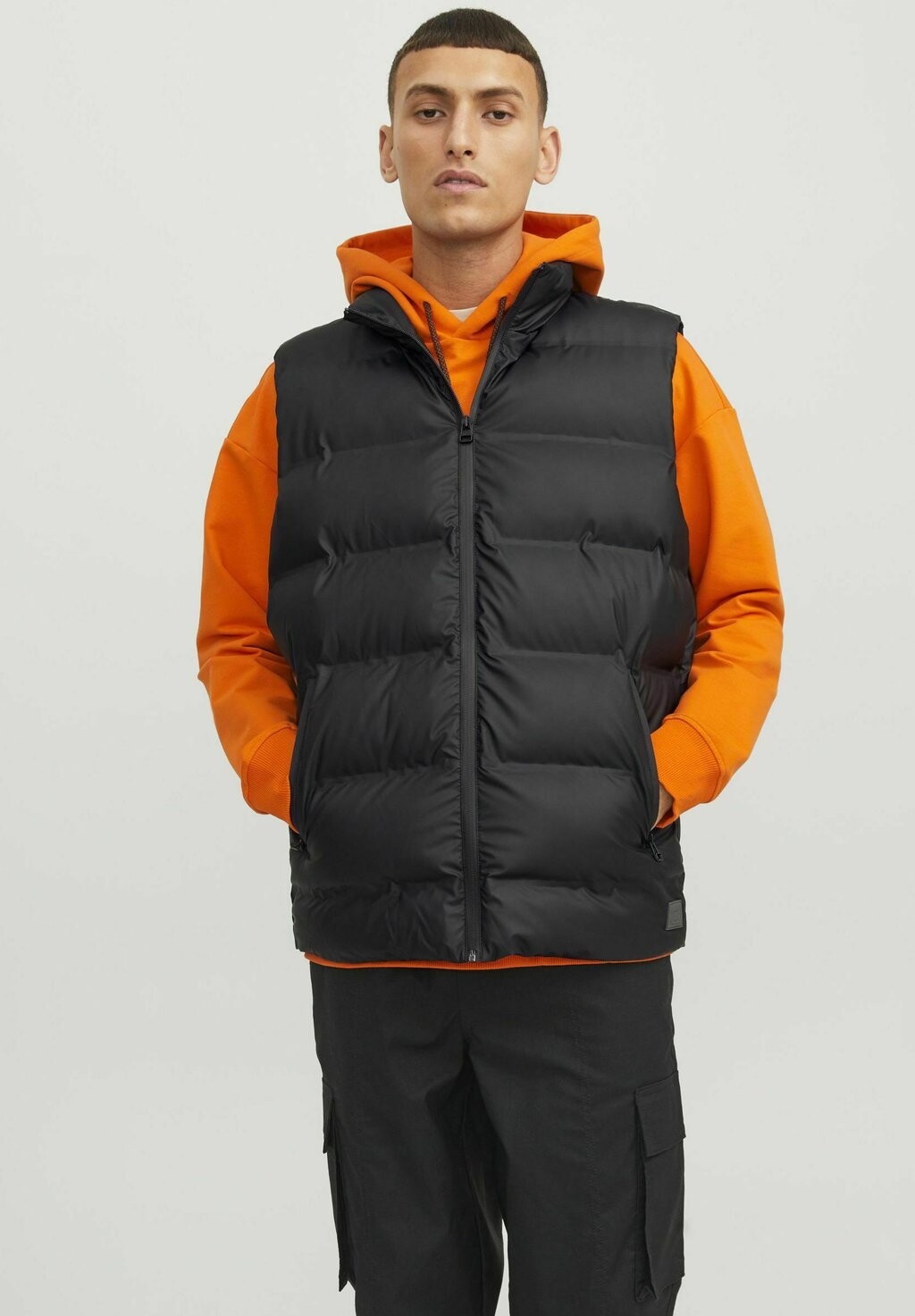 

Жилет Jack & Jones ПУ, черный