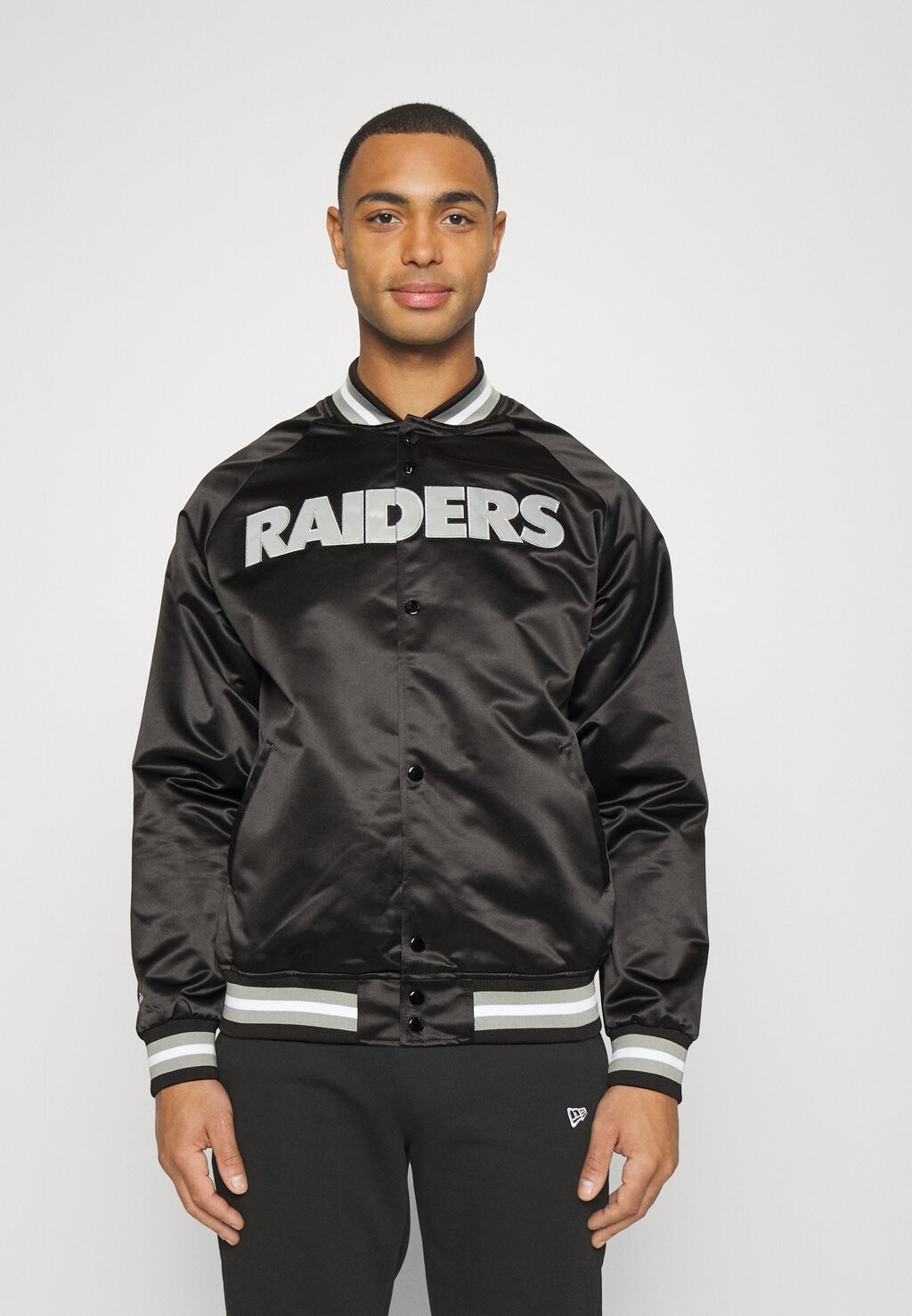 

Спортивная куртка Mitchell & Ness
