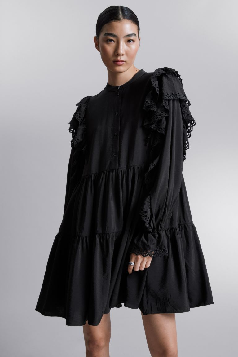 Мини-Платье с рюшами и другими историями H&M, черный платье oodji мини 44 размер