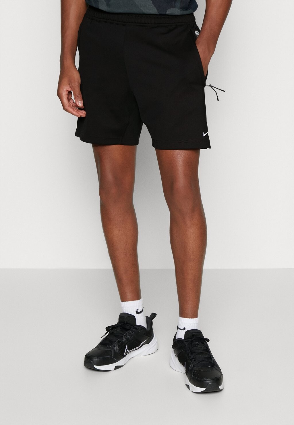 

Спортивные шорты Nike
