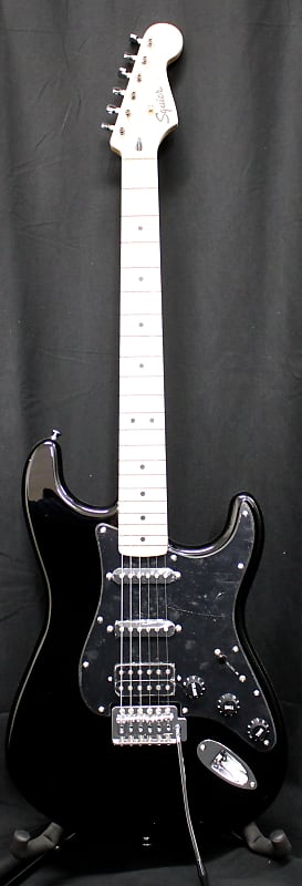 fender squier sonic stratocaster hss black электрогитара цвет черный Электрогитара Squier Sonic Stratocaster HSS Electric Guitar Black