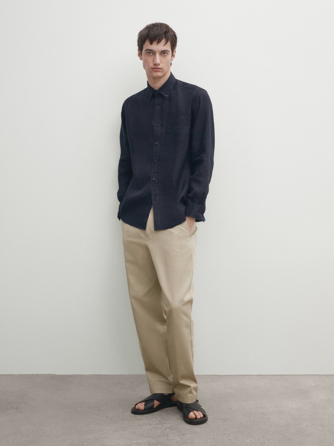 

Рубашка из 100% льна с карманом. Massimo Dutti, синий