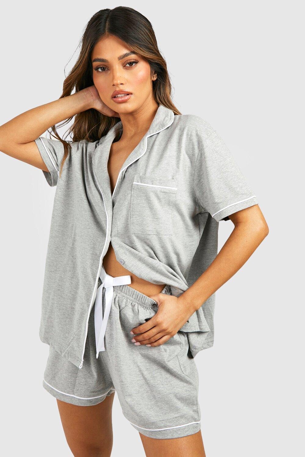 

Короткий пижамный комплект на пуговицах из джерси boohoo, серый