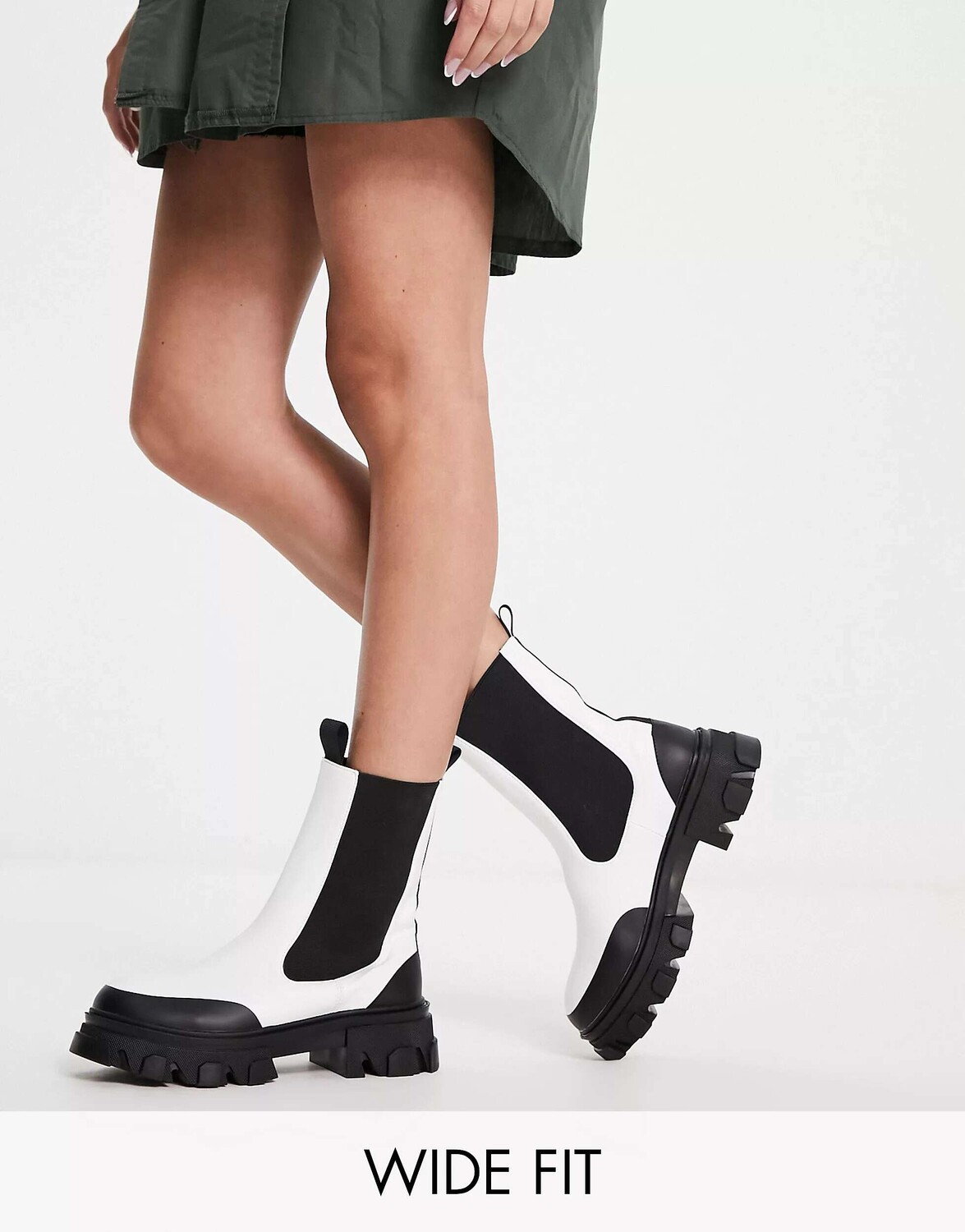 

Белые массивные ботинки на плоской подошве Public Desire Wide Fit Wonder, Белый