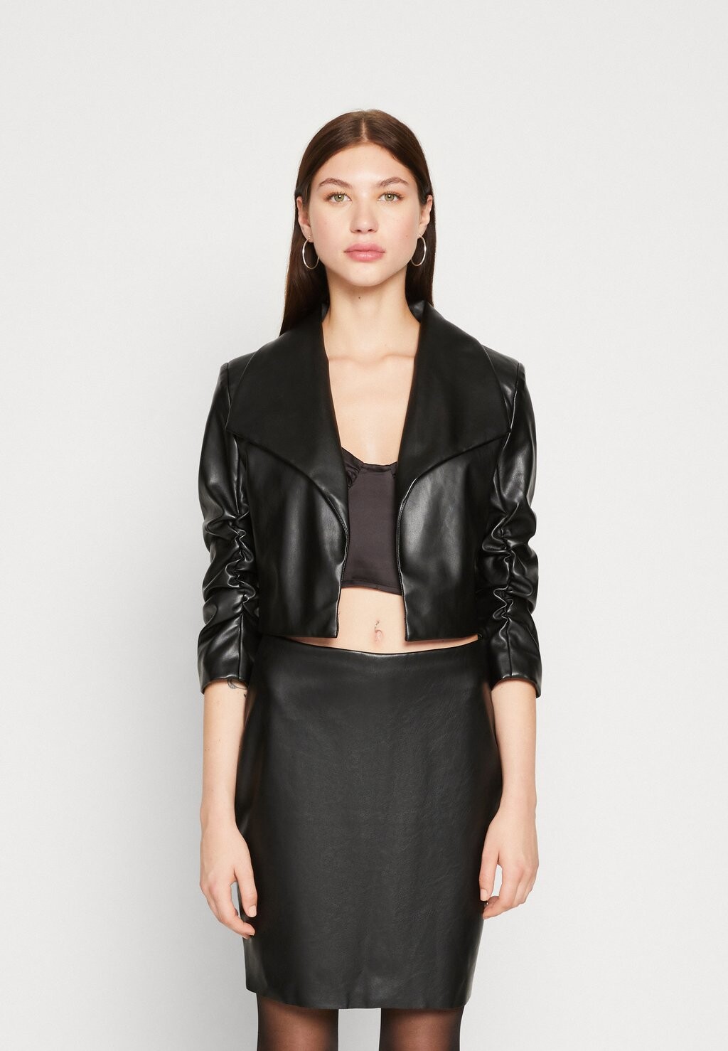 

Куртка из синтетической кожи VILA VIAMY 3/4 CROPPED, черный