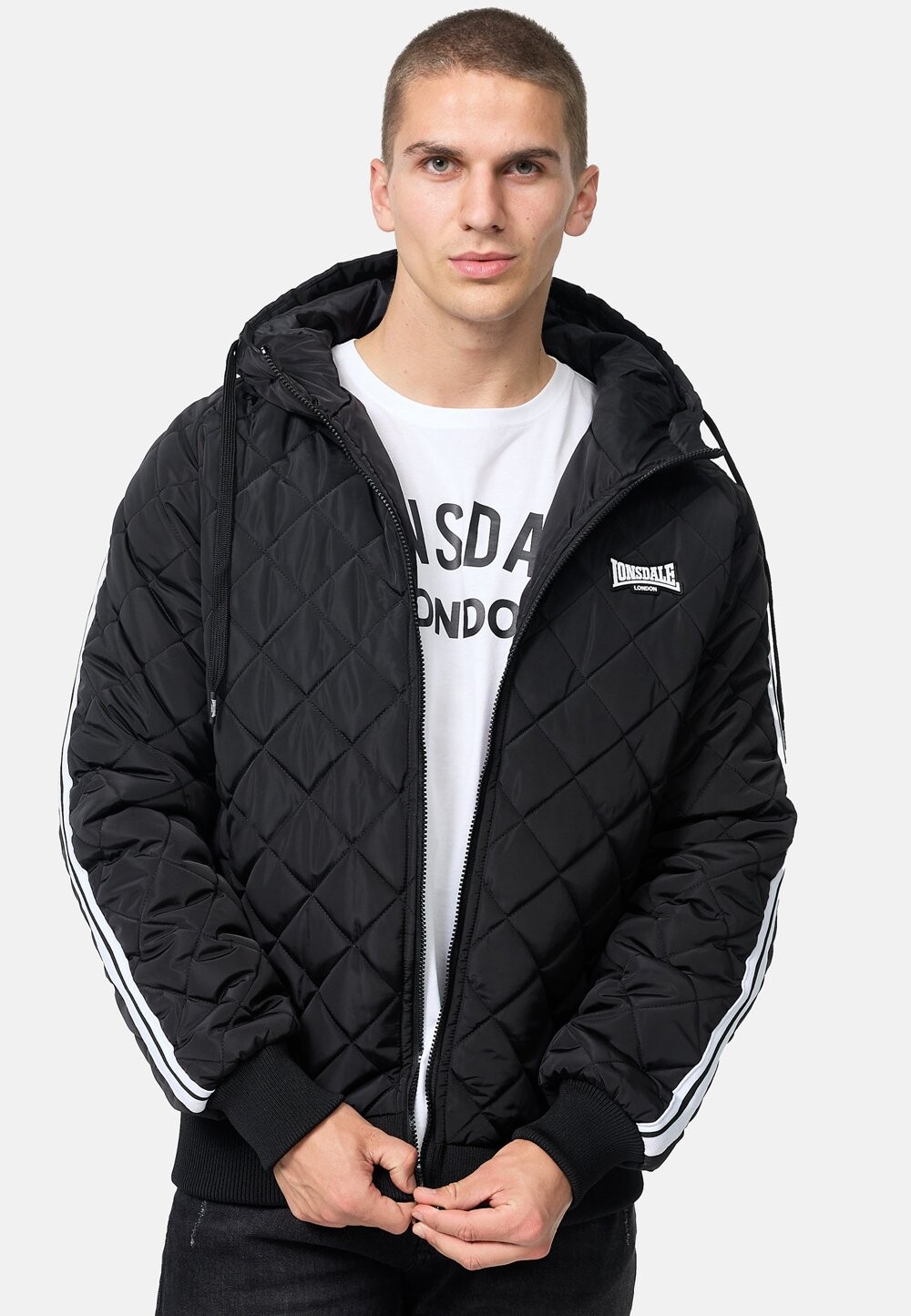 

Куртка зимняя Mit Kapuze Normal Passform Arnipol Lonsdale, цвет black white