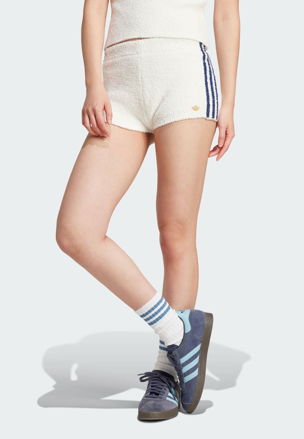 

Шорты adidas Originals, кремовый