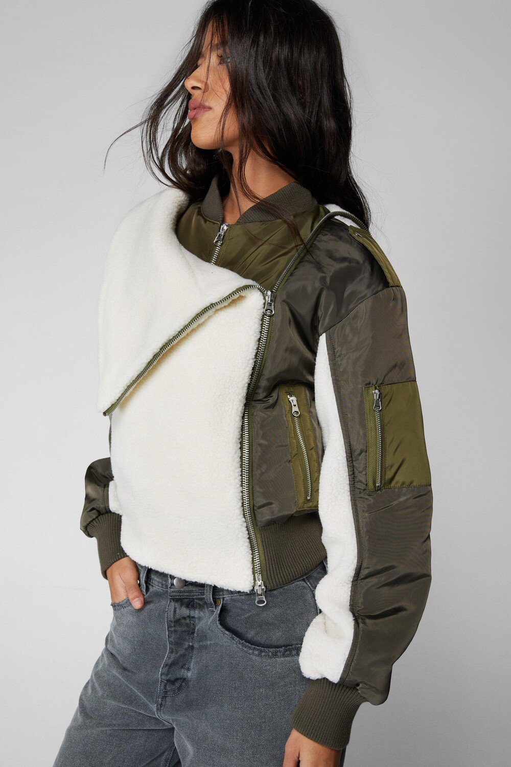 

Нейлоновый бомбер Hybrid Borg Nasty Gal, хаки