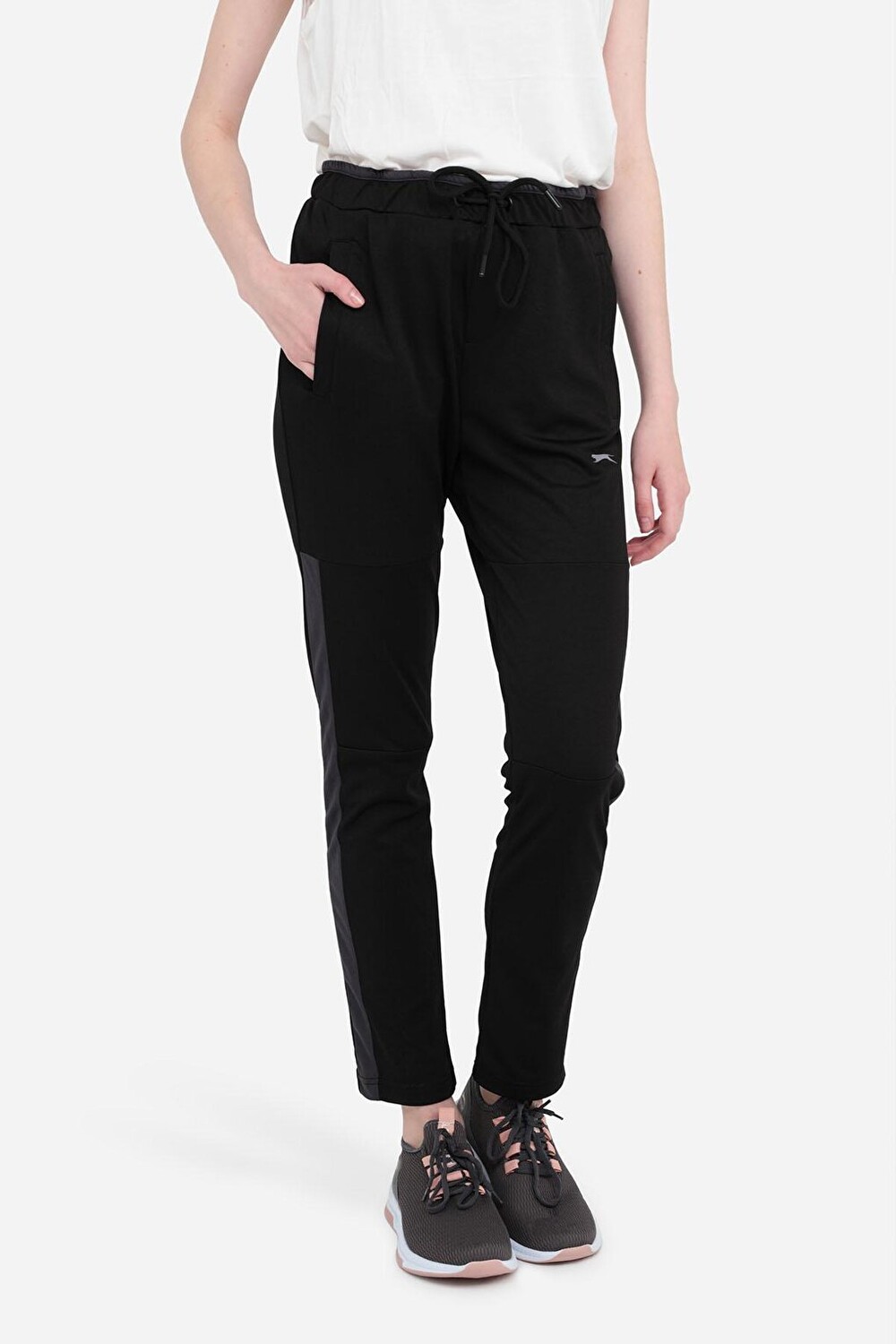 

Женские спортивные штаны OXFORD черные SLAZENGER