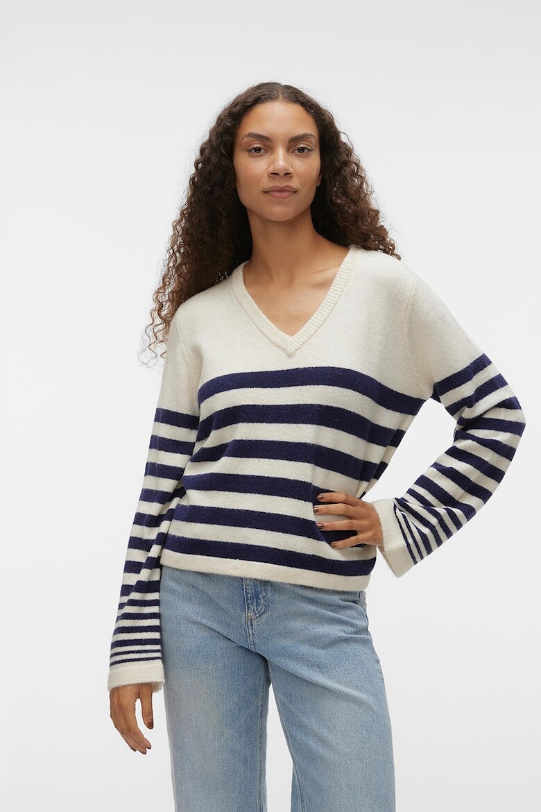 

Свитер с заостренным воротником Vero Moda, черный