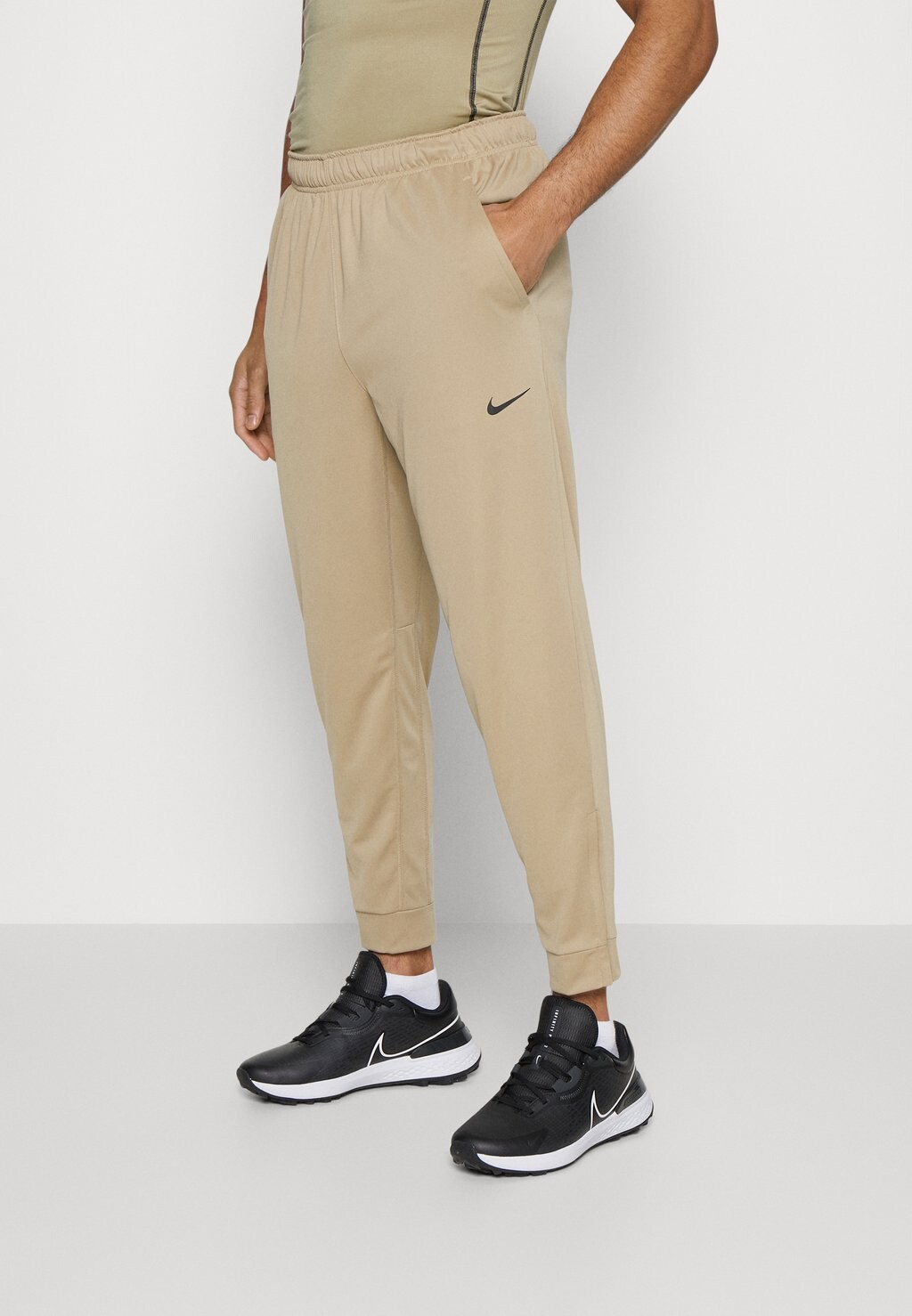 

Спортивные брюки Nike