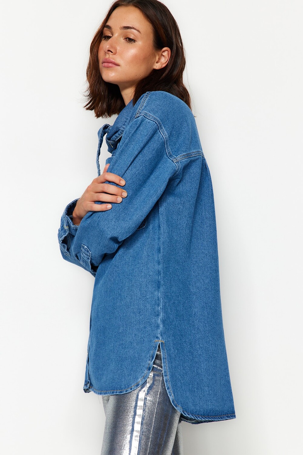 

Джинсовая куртка с синим воротником и завязками Trendyol Modest, синий