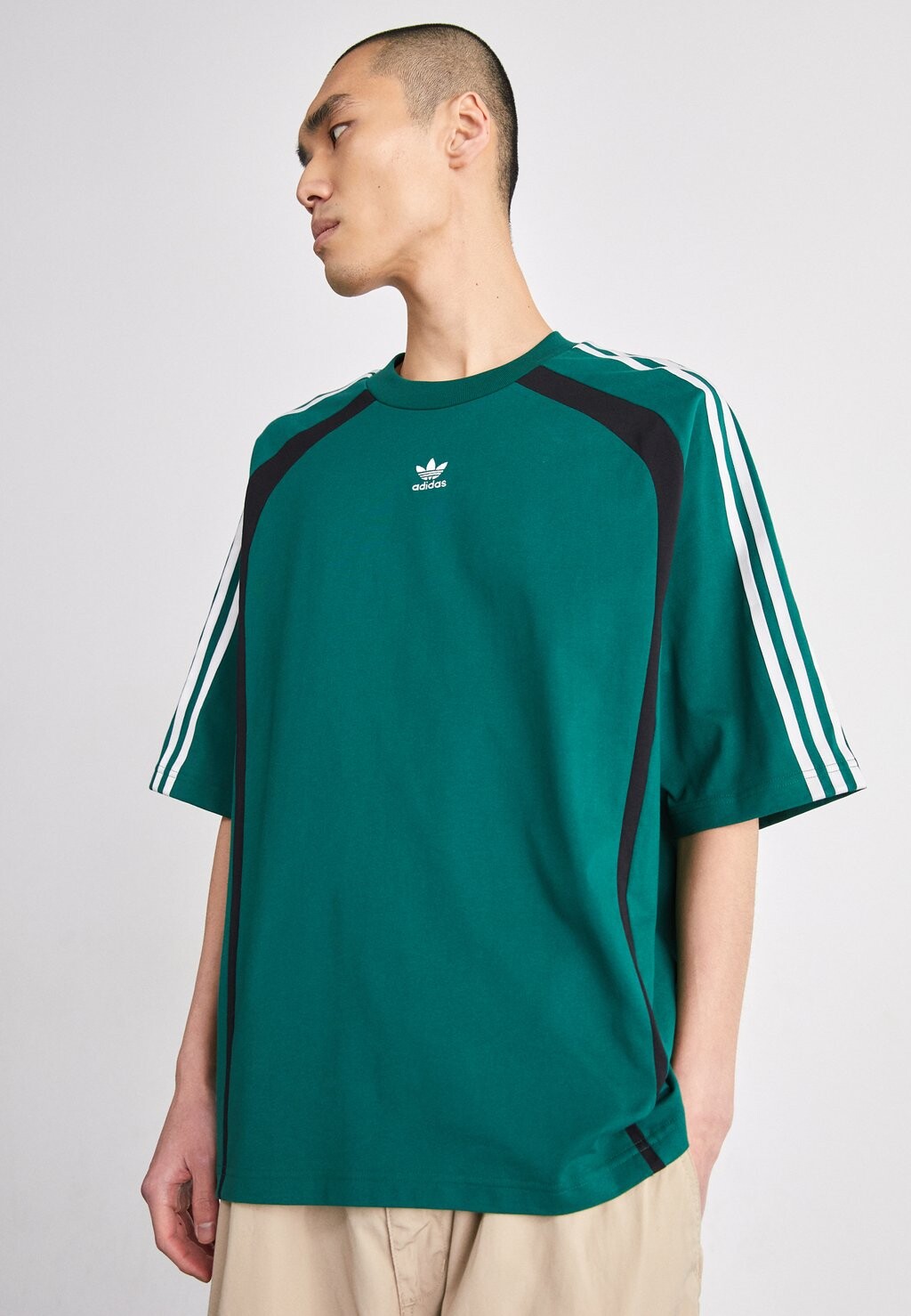 

Футболка с принтом Tee adidas Originals, цвет collegiate green