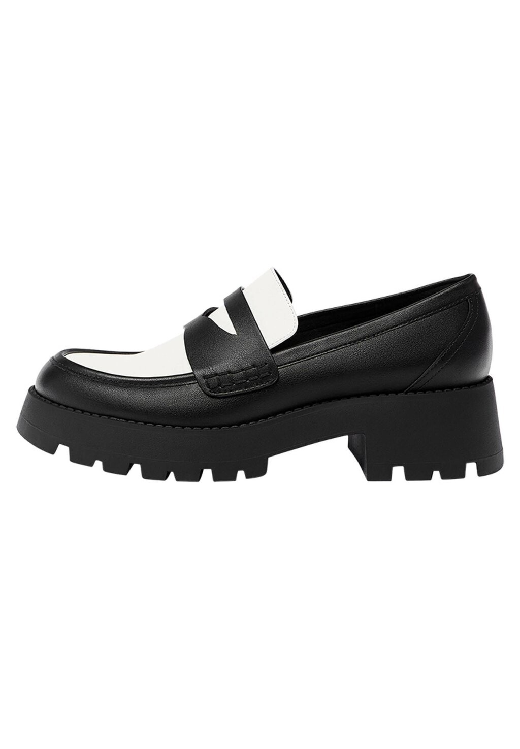 

Лоферы PULL&BEAR, черный