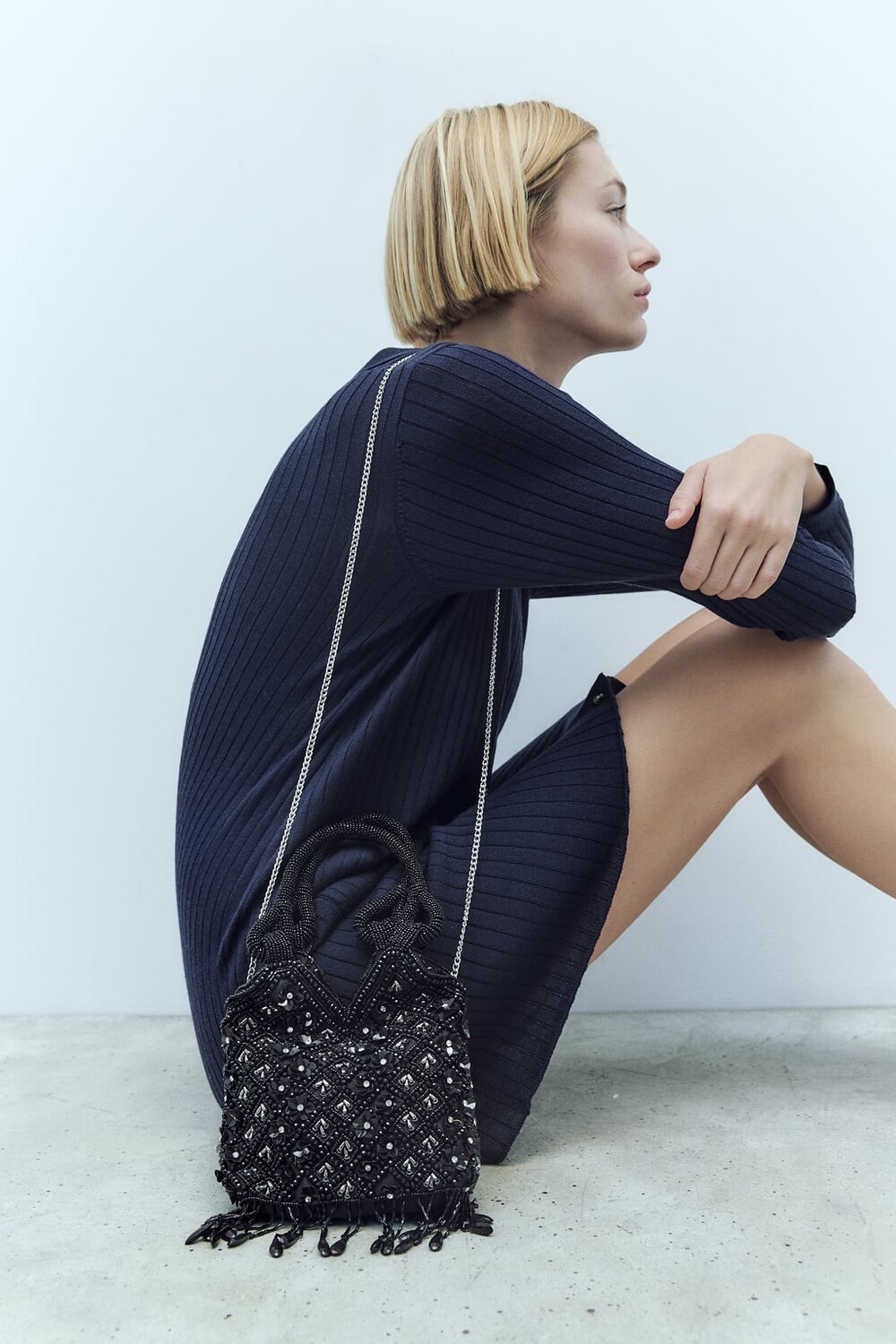 

Сумка через плечо с бисером ZARA, черный