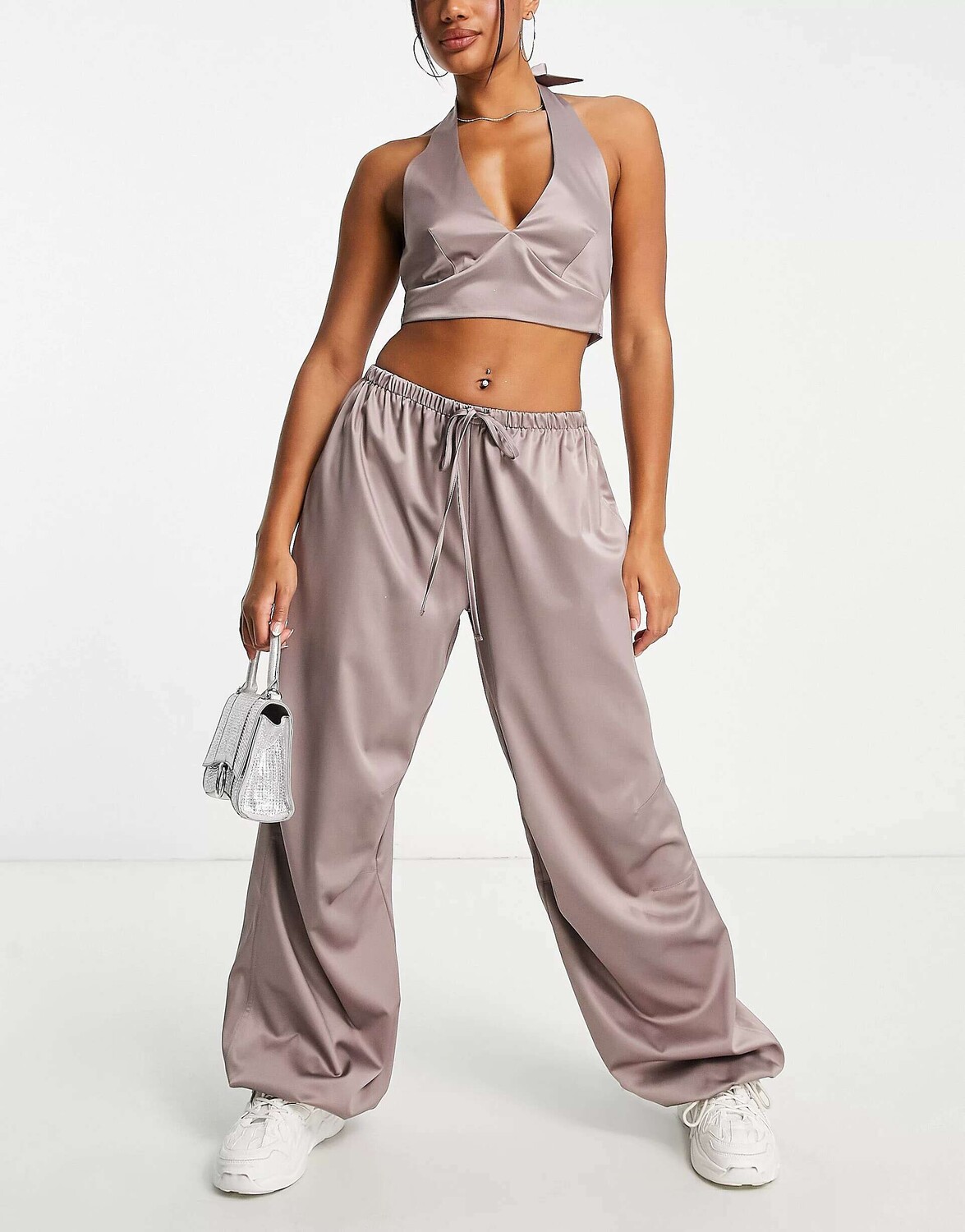 

Атласные брюки парашютного цвета из норки ASOS