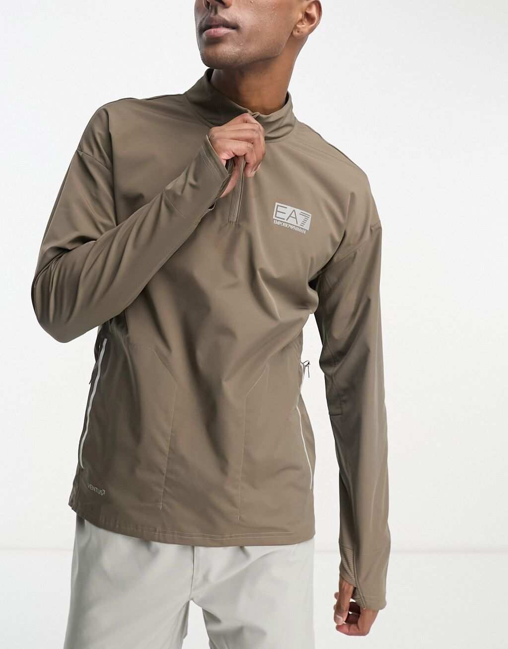 

Бежевый свитшот с молнией в четверть Emporio Armani EA7