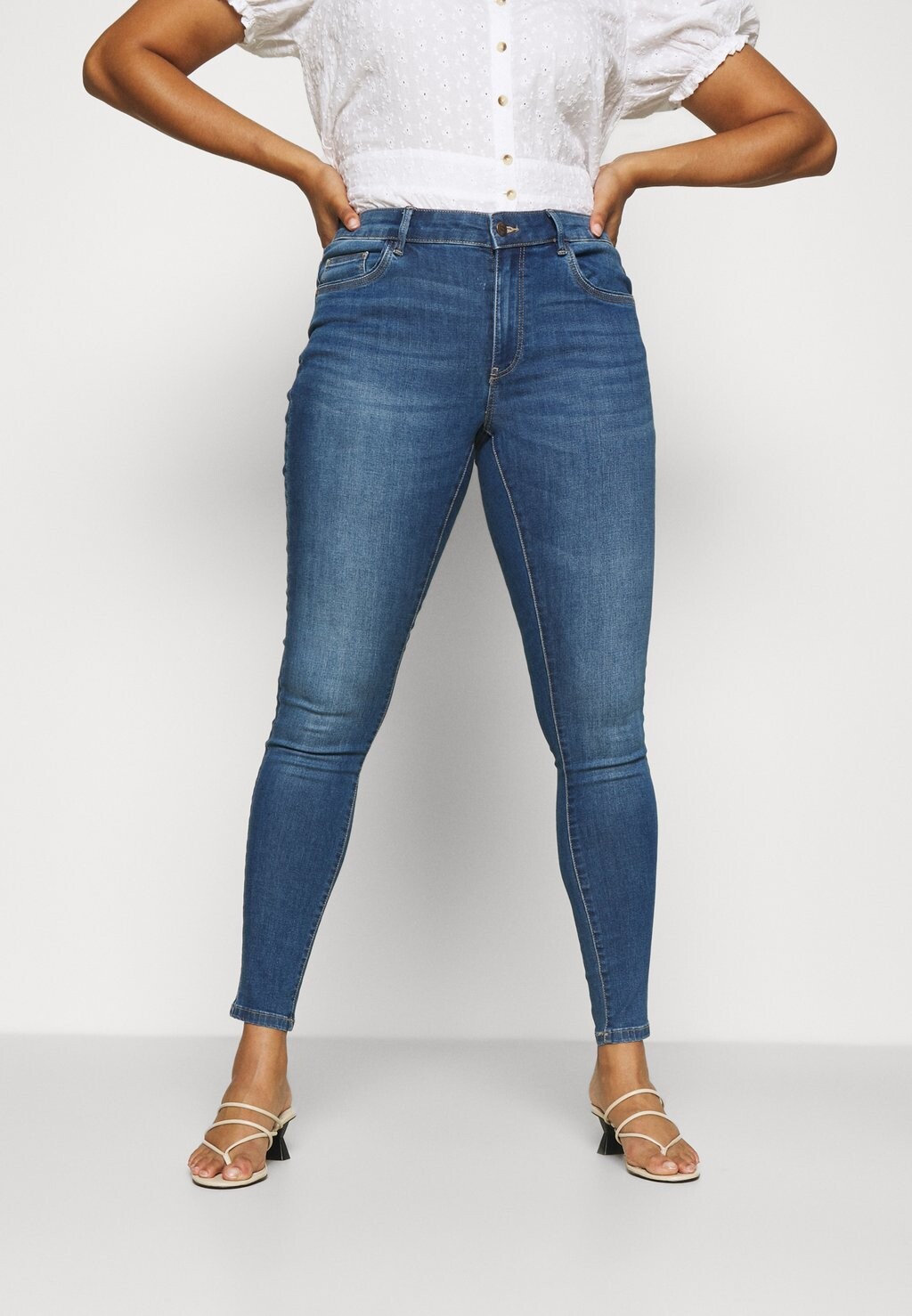 

Джинсы Skinny Fit ONLY Carmakoma