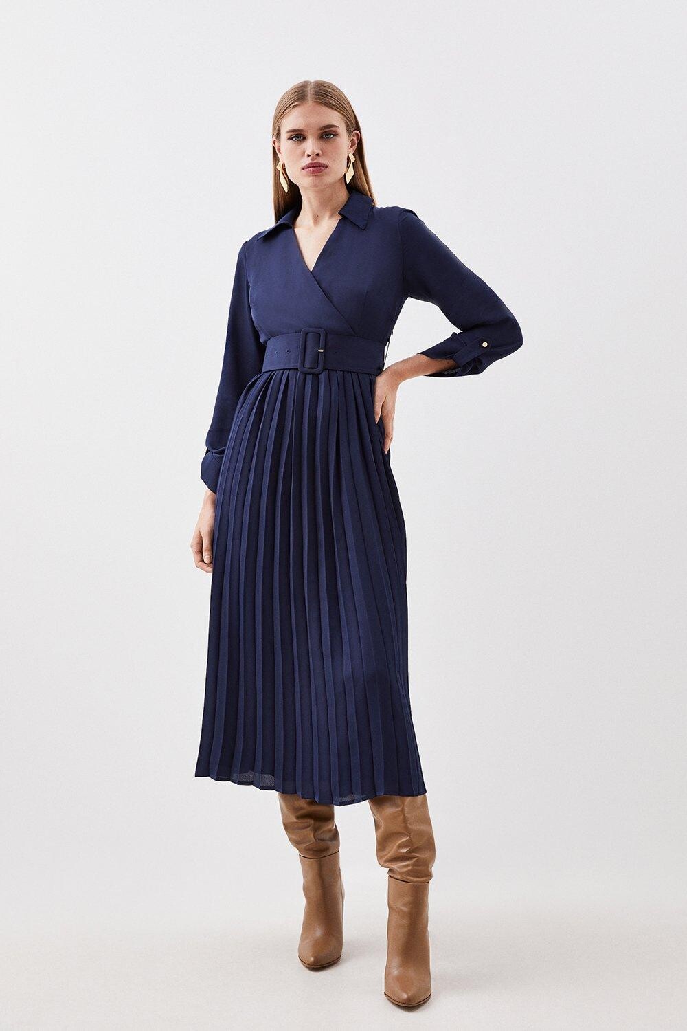 

Тканое платье макси с поясом и складками из жоржетта Karen Millen, темно-синий