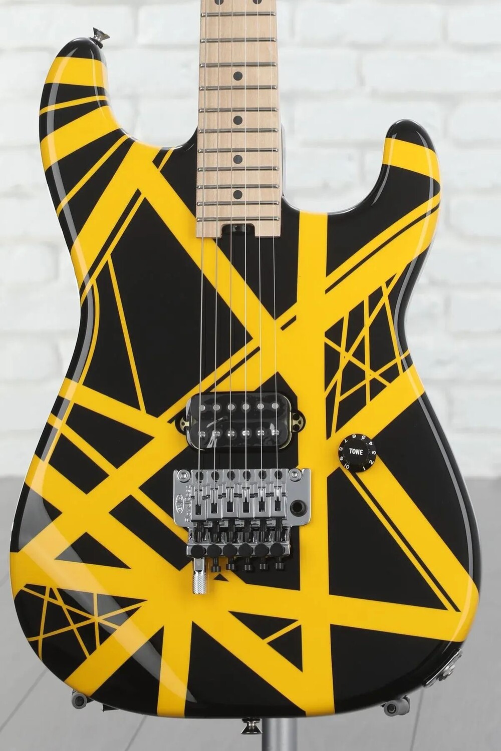 

Серия EVH Striped — черный с желтыми полосками