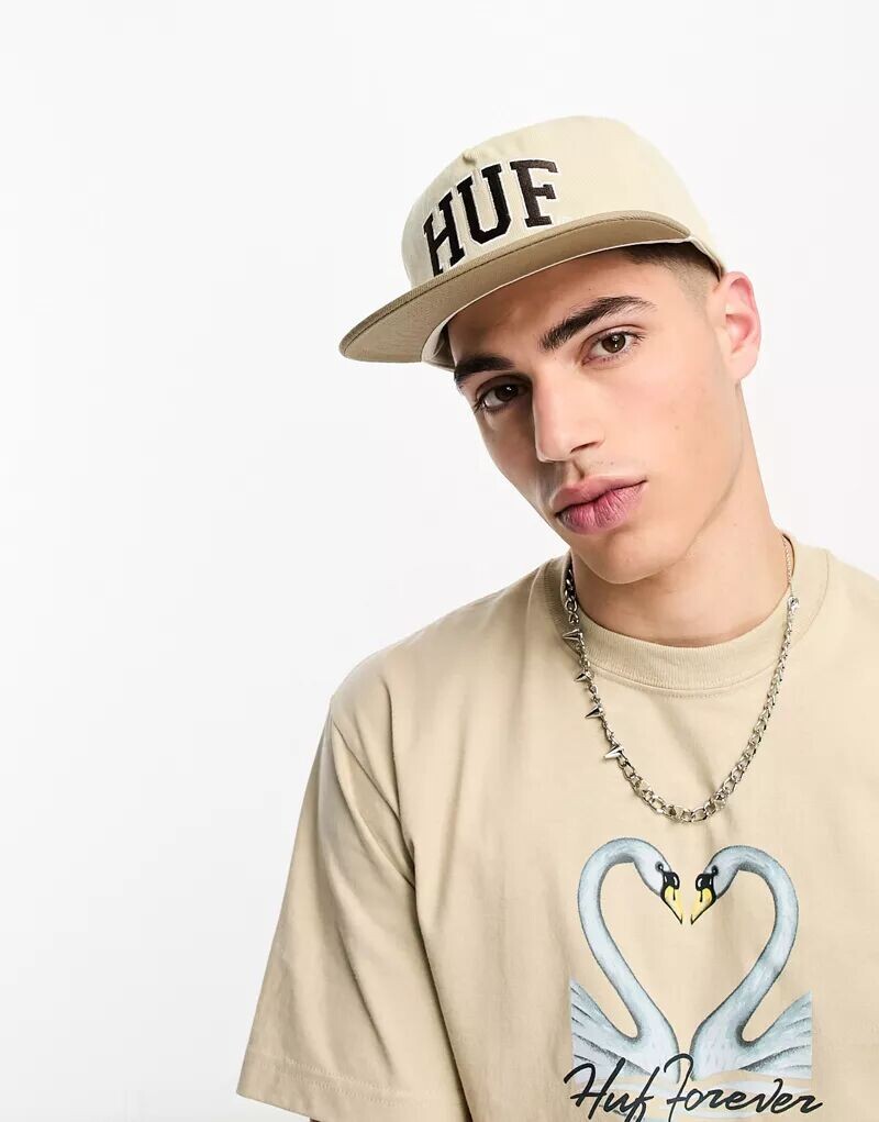 

Бежевая кепка Snapback HUF с коричневым логотипом в виде банта