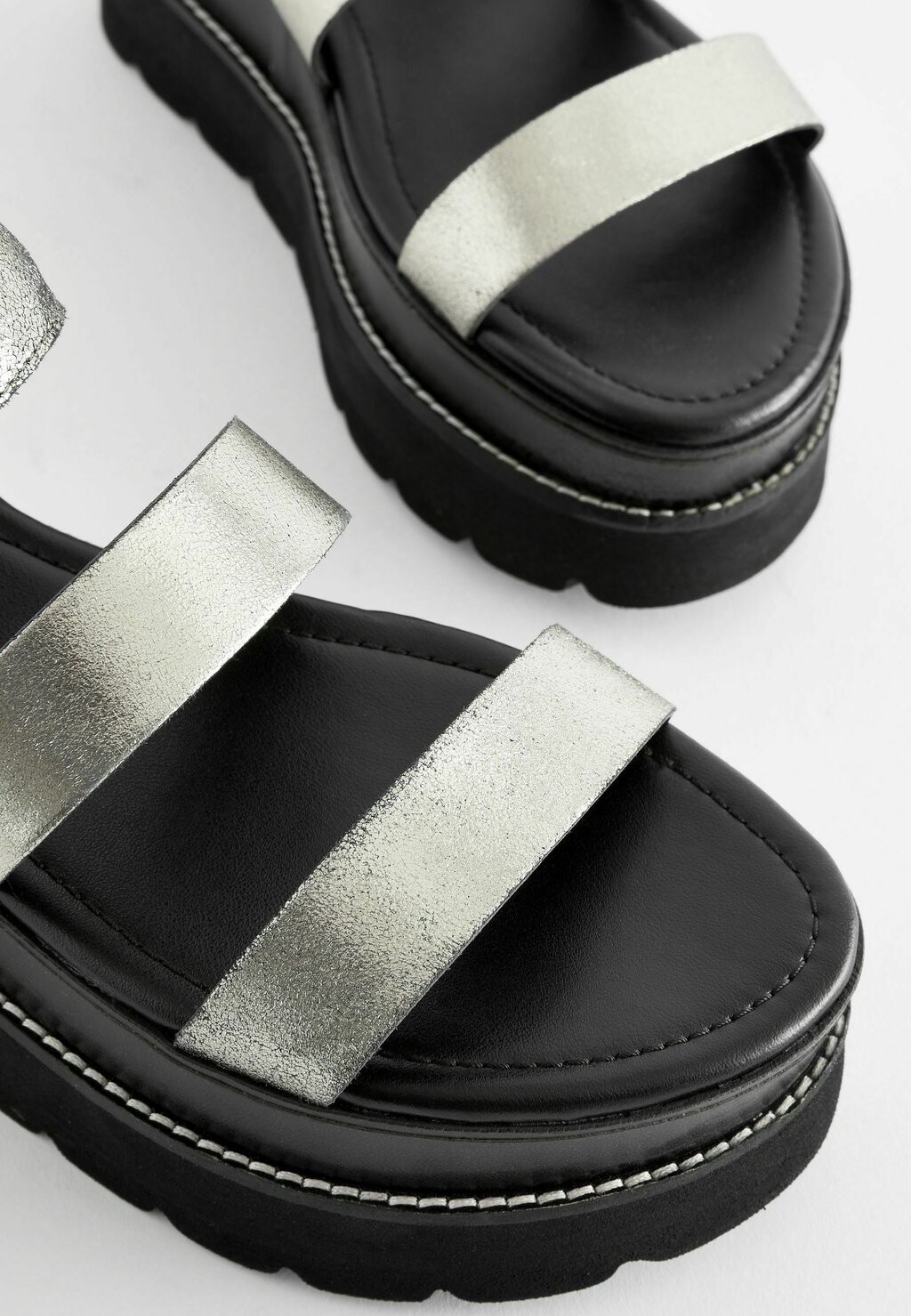 

Босоножки на платформе Regular Fit Next, серый металлик