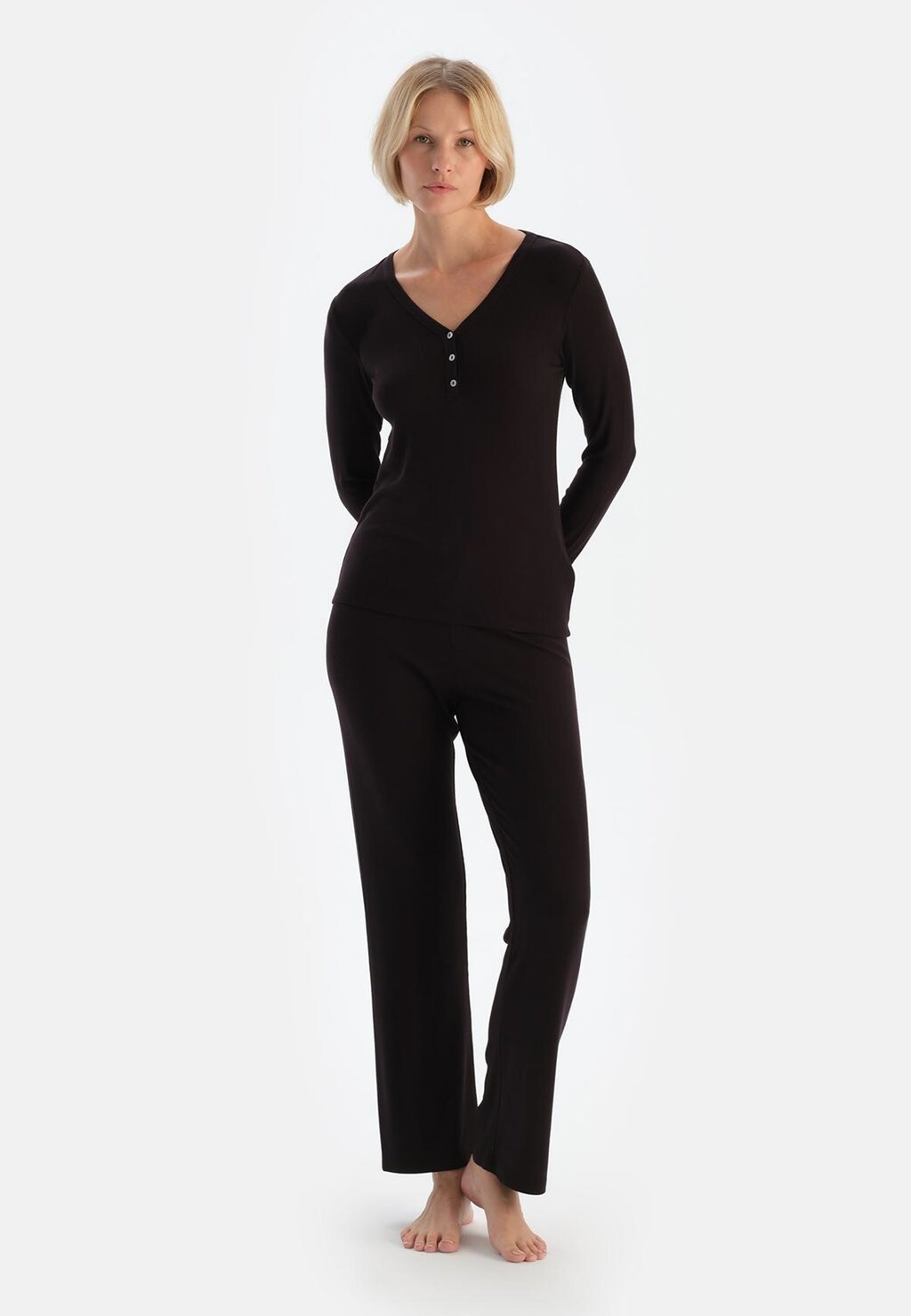 

Пижамный комплект LONG SLEEVE V-NECK DAGI, черный