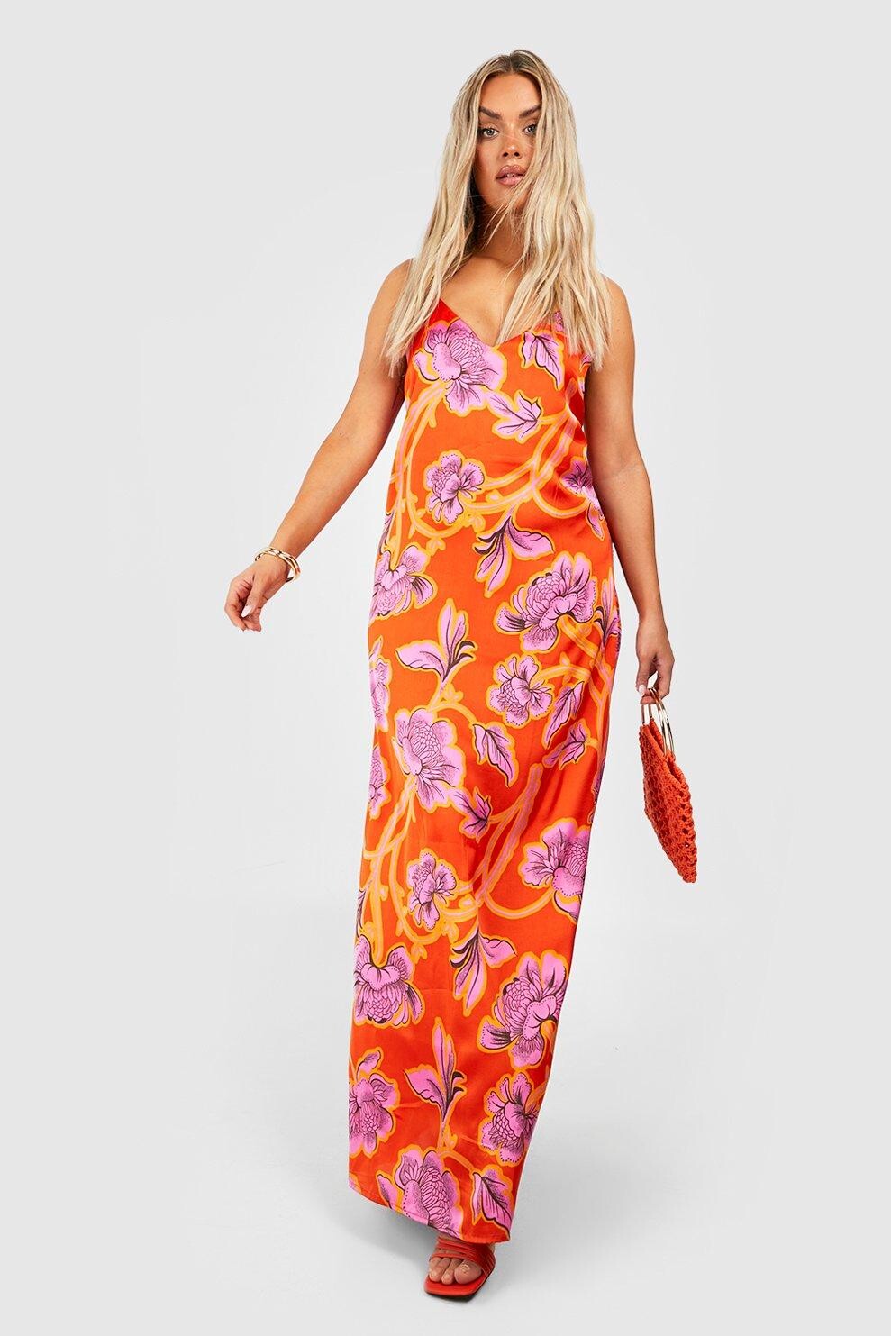 

Платье макси с цветочным атласом Boohoo, розовый