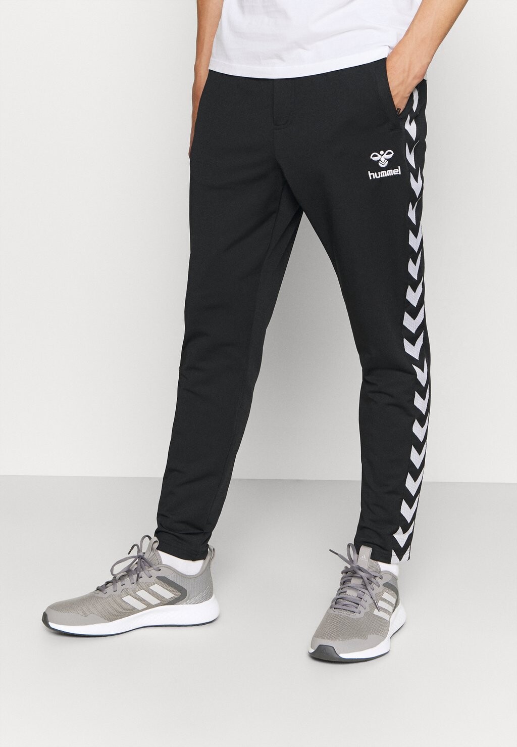 

Спортивные брюки Hummel Nathan 2.0 Tapered Pants, черный