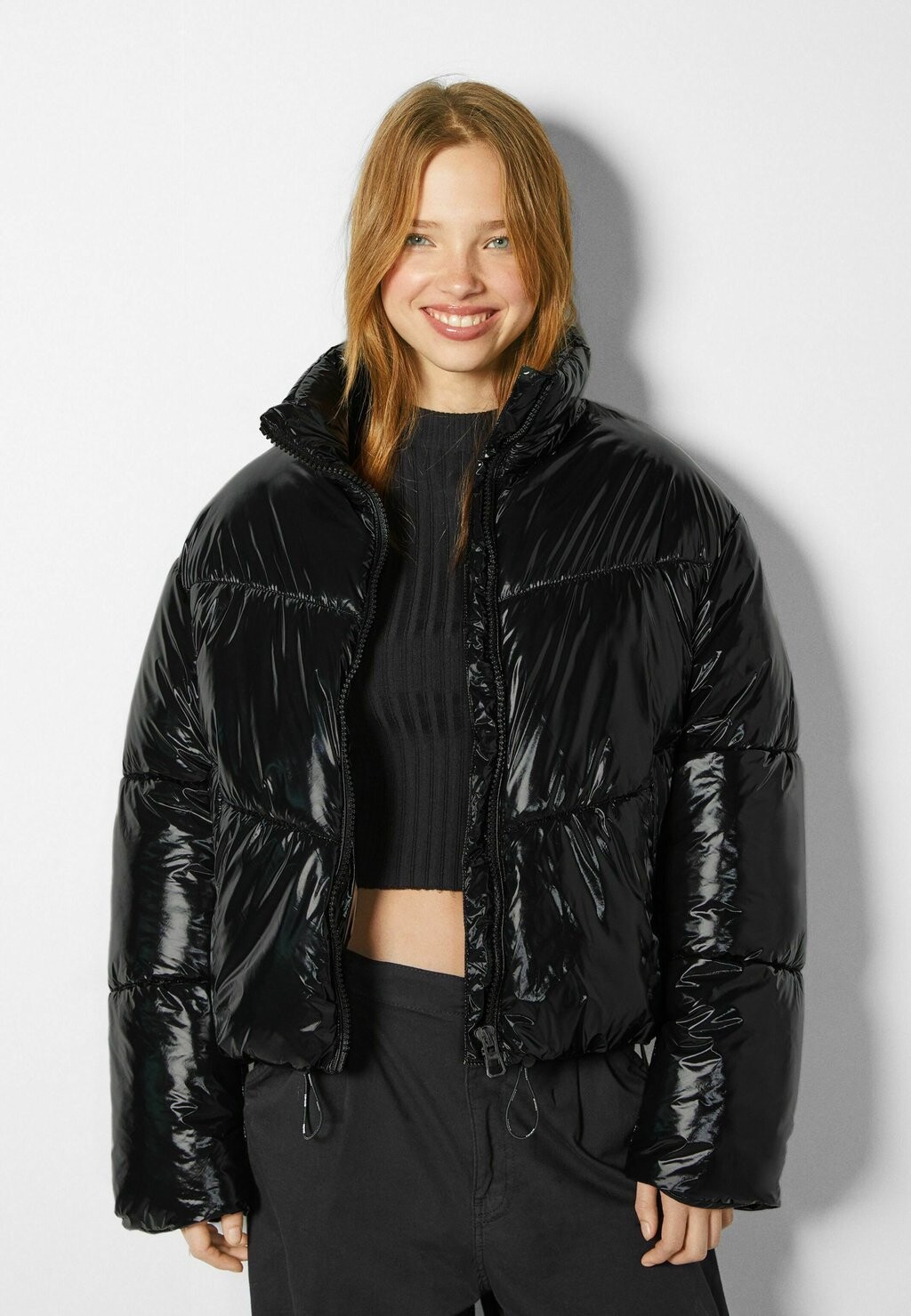 

Зимняя куртка Bershka
