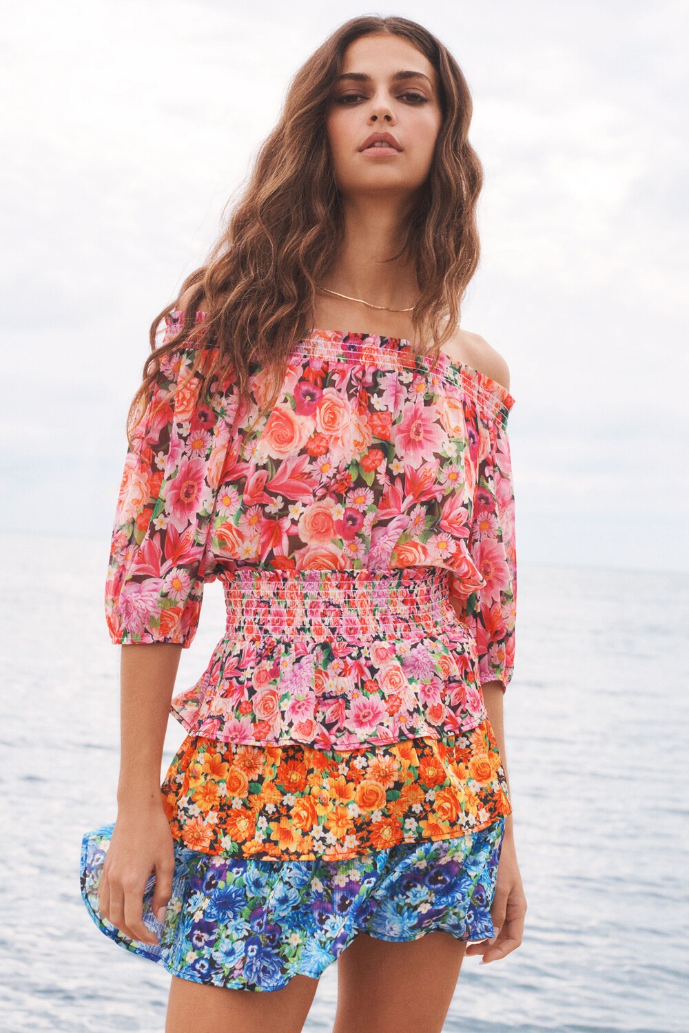 

Топ Mary Katrantzou с бахромой и открытыми плечами Lipsy, розовый