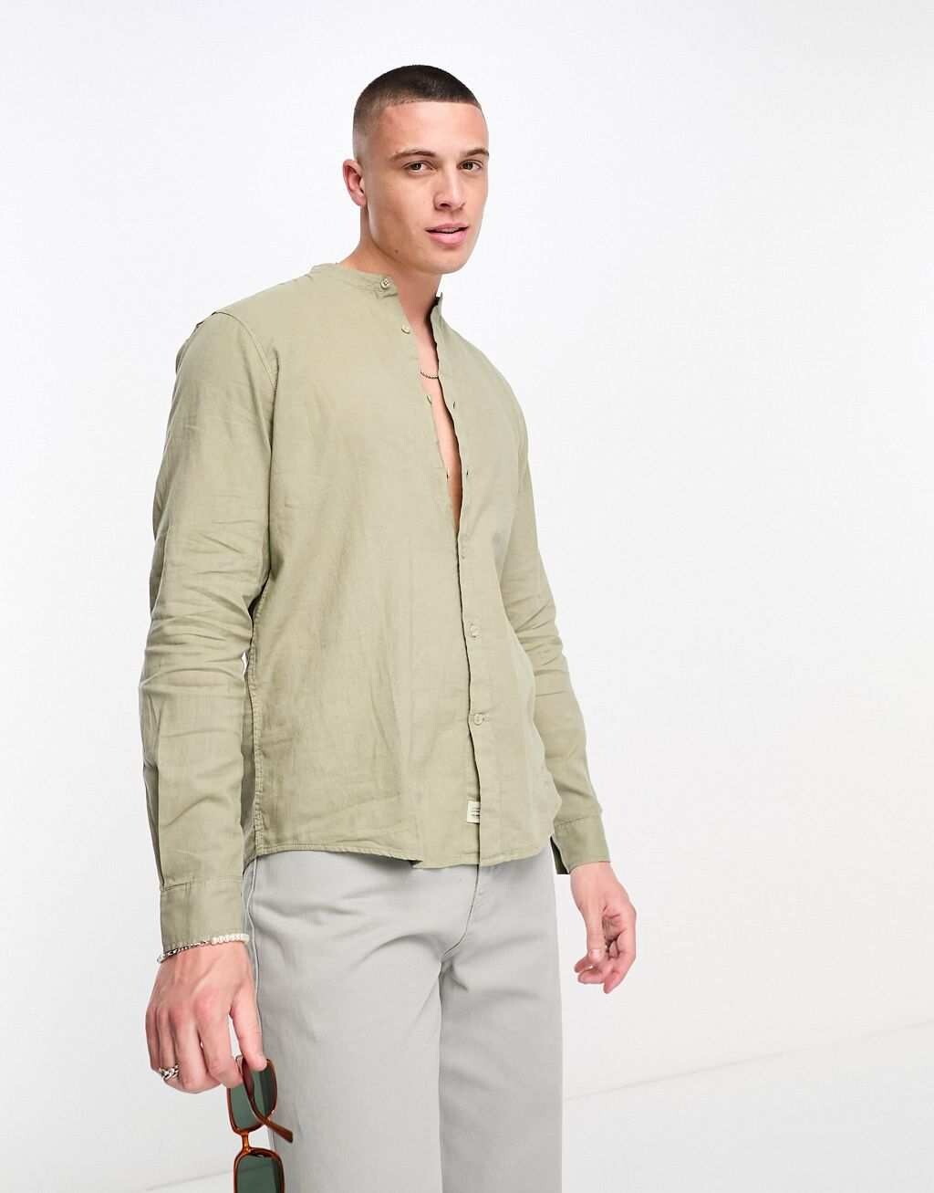 

Рубашка цвета хаки с длинными рукавами и льняным воротником Pull&Bear