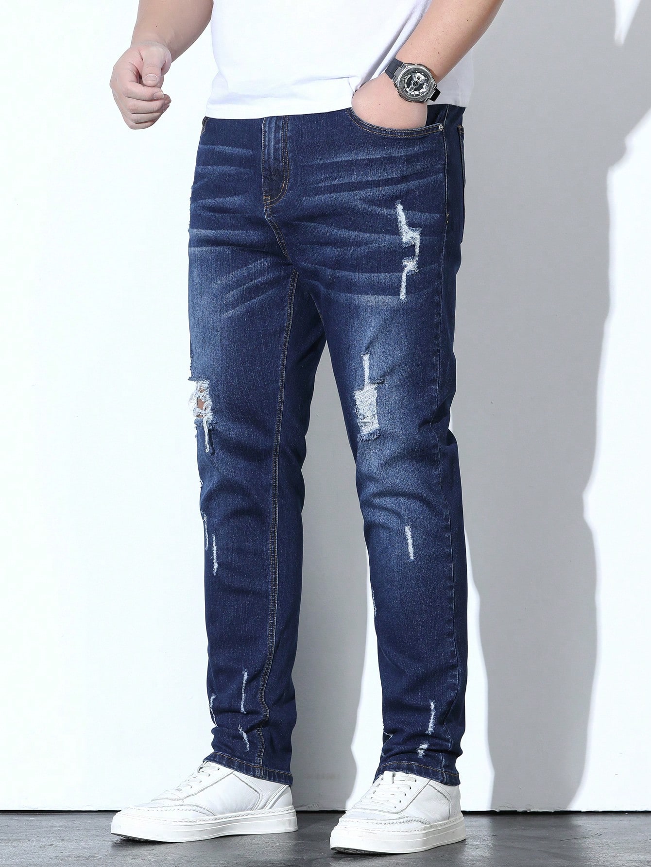 цена Мужские потертые джинсы больших размеров Manfinity Homme с кошачьими усами, синий