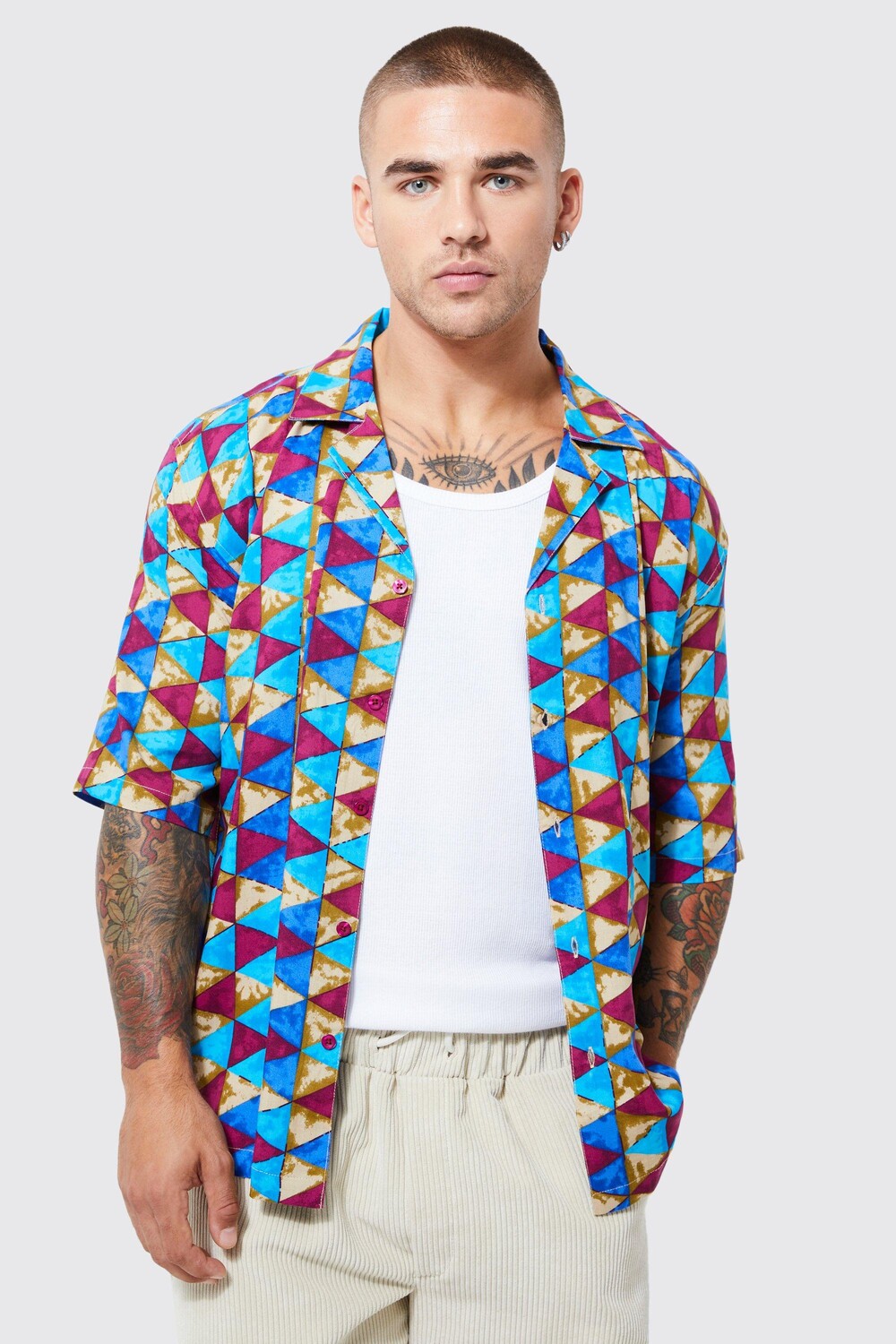 

Рубашка из вискозы aztec с коротким рукавом треугольника Boohoo, разноцветный