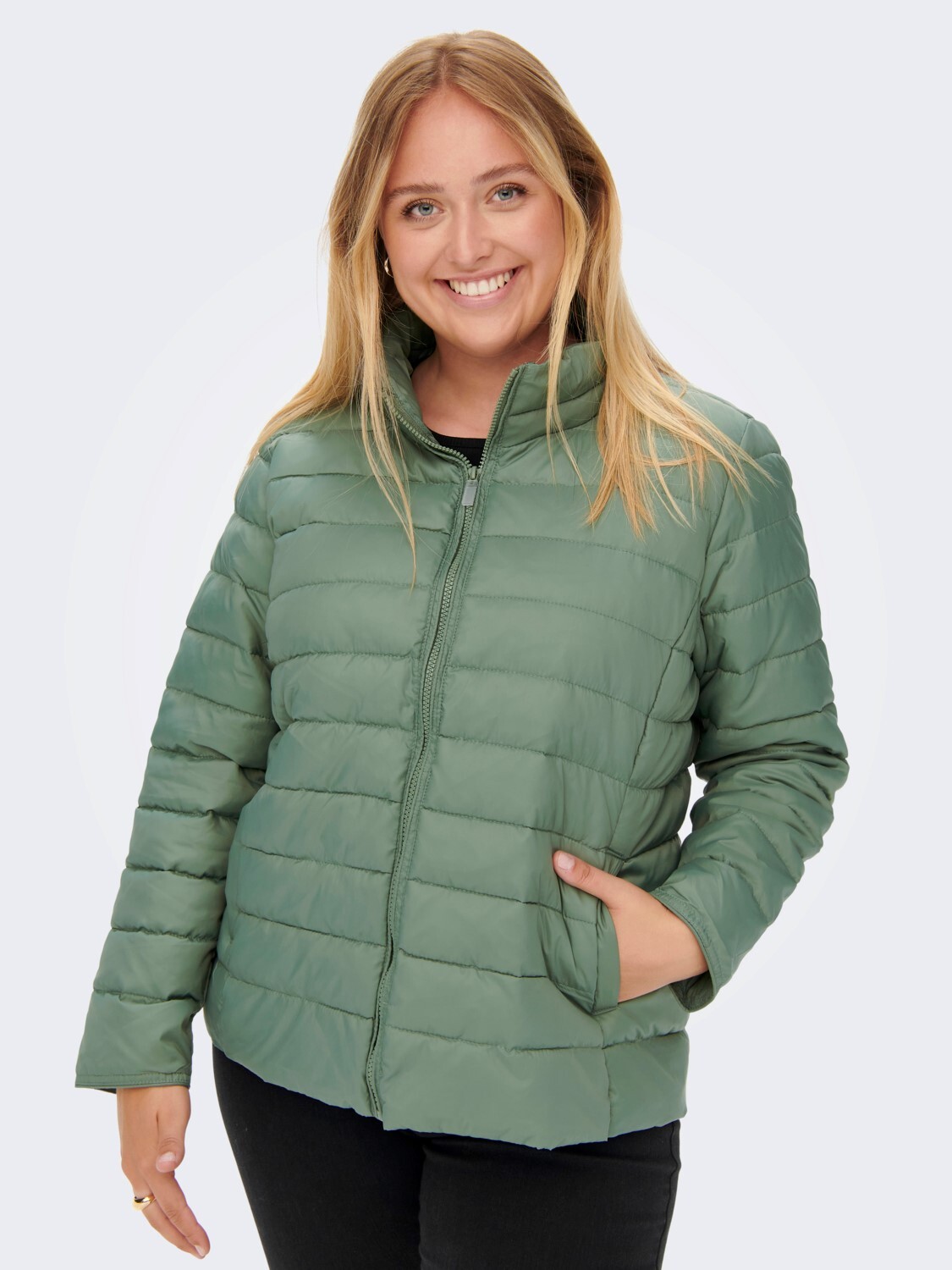 

Куртка ONLY Wattierte Puffer Stepp Plus Size Übergrößen, зеленый