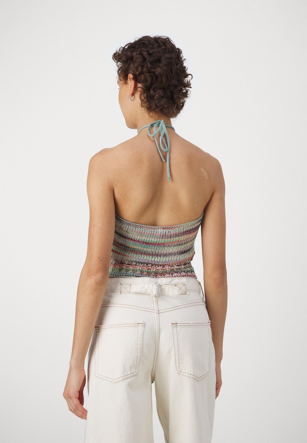 

Сверху — мульти в качестве образца Laddered Bandeau BDG Urban Outfitters, синий