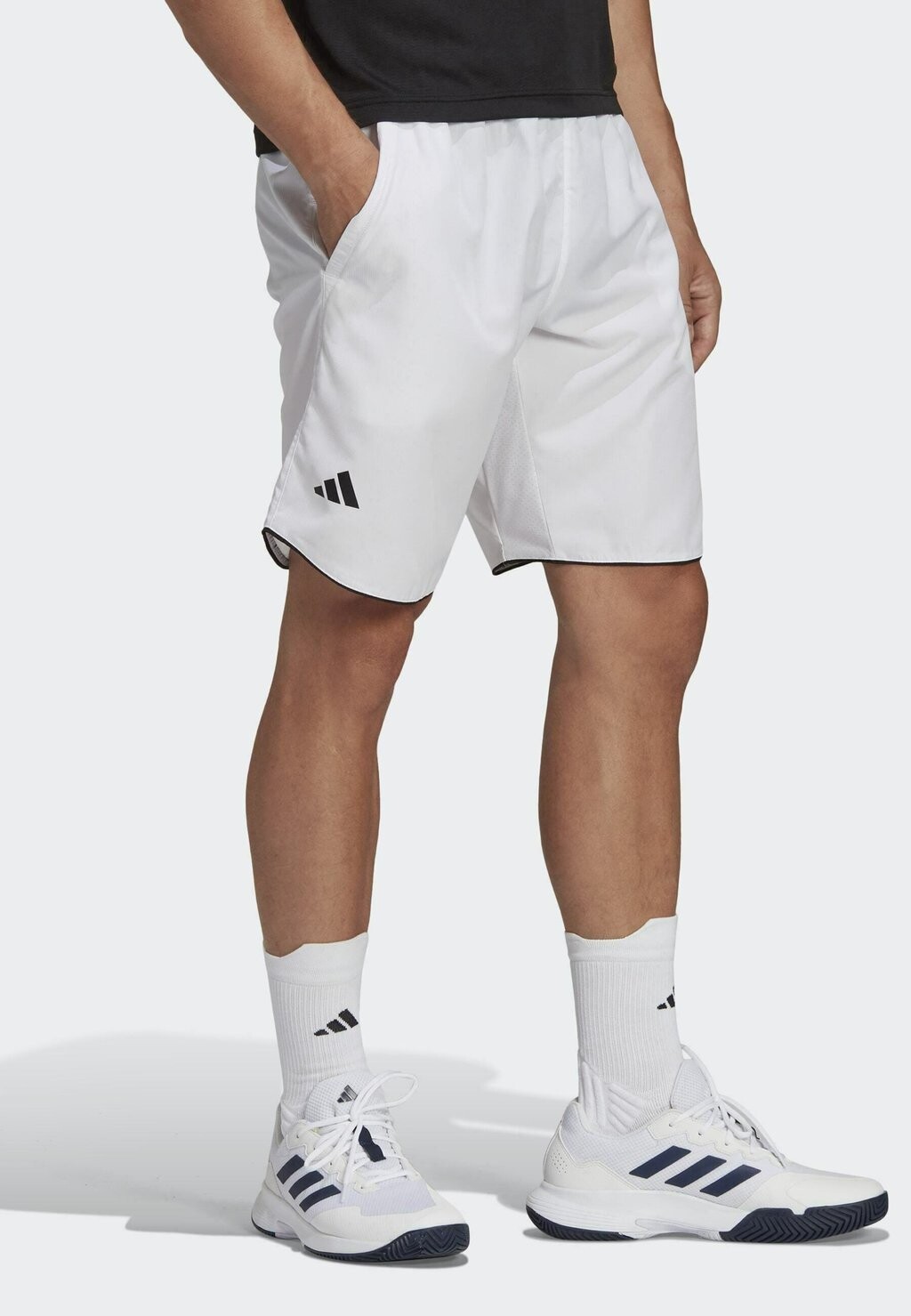 

Спортивные шорты Adidas