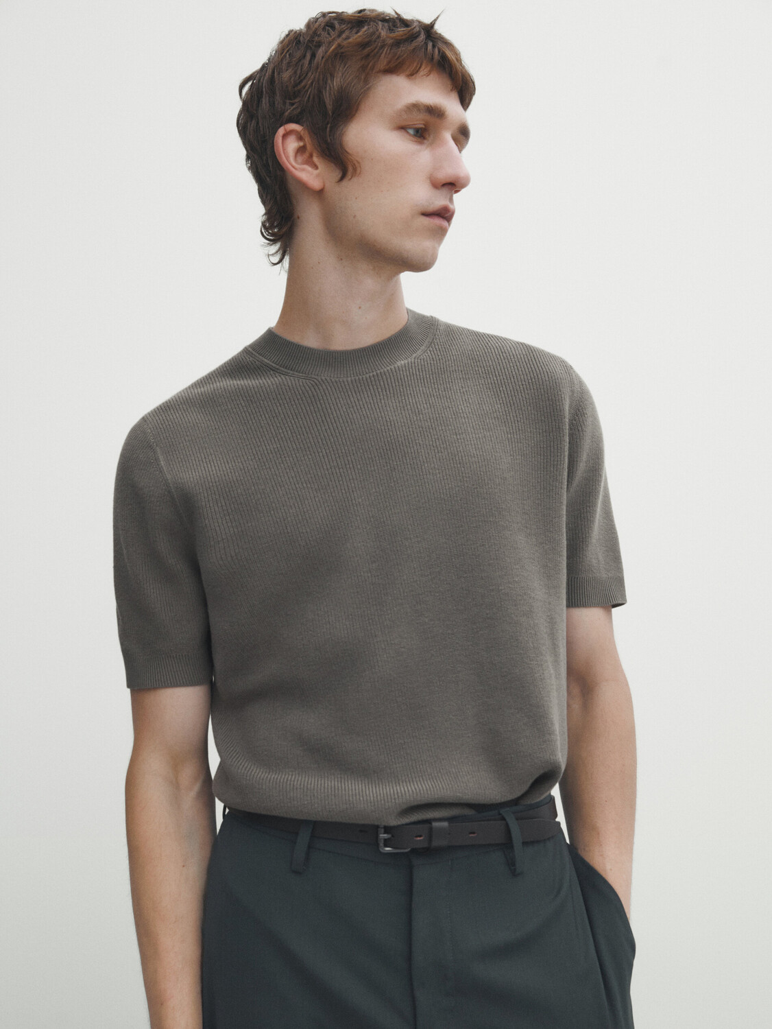 

Трикотажный свитер с вертикальным текстурным рукавом Massimo Dutti, хаки