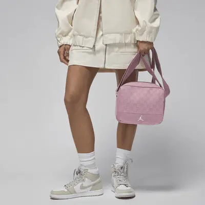 

Сумка Jordan Monogram Mini Messenger Bag (3.6л), цвет Pink Glaze
