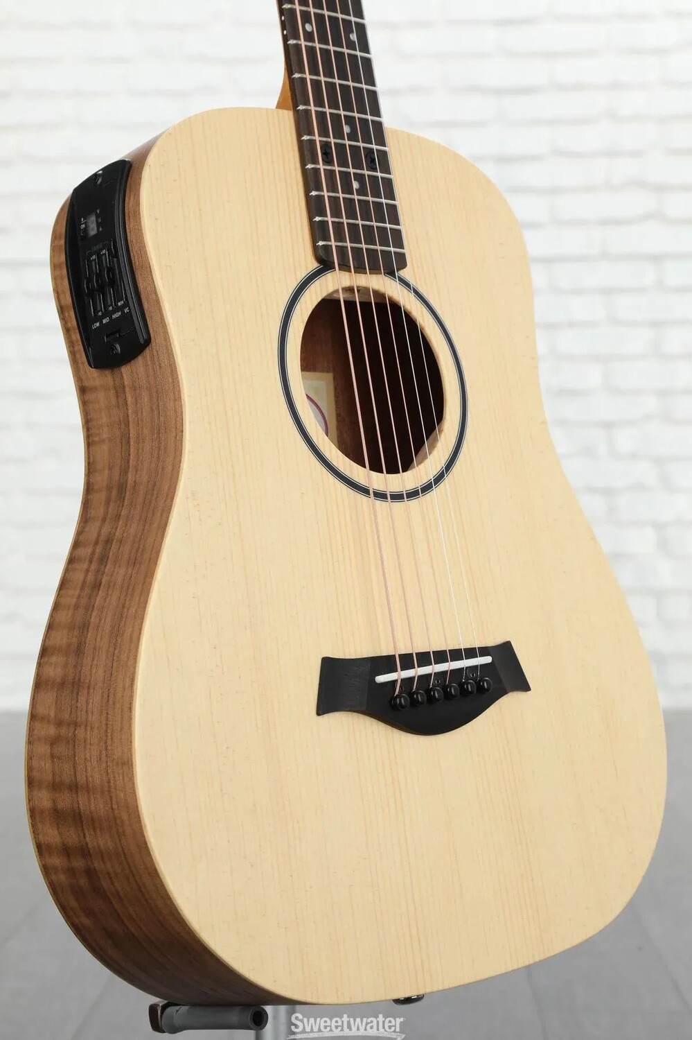 

Taylor Baby Taylor BT1e Акустически-электрическая гитара орехового цвета - натуральный